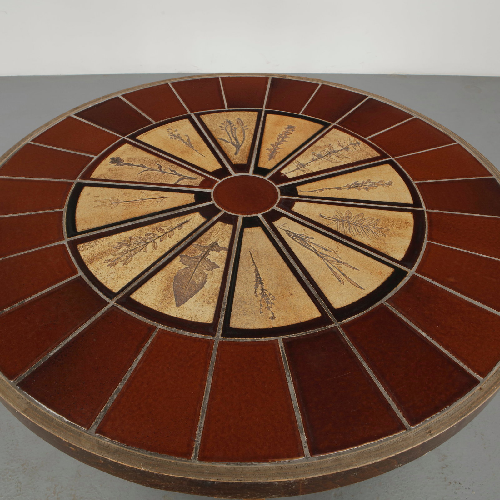 Roger Capron, Round Ceramic Dining Table, 1960s - 5