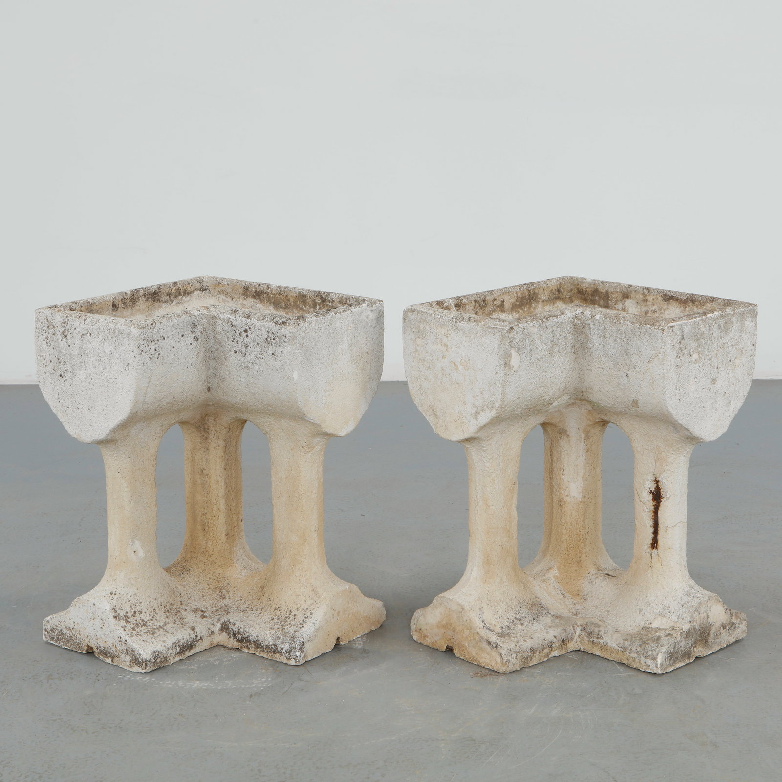 Pair of Stone Pillared Corner Planters, 1960s (1 of 17)