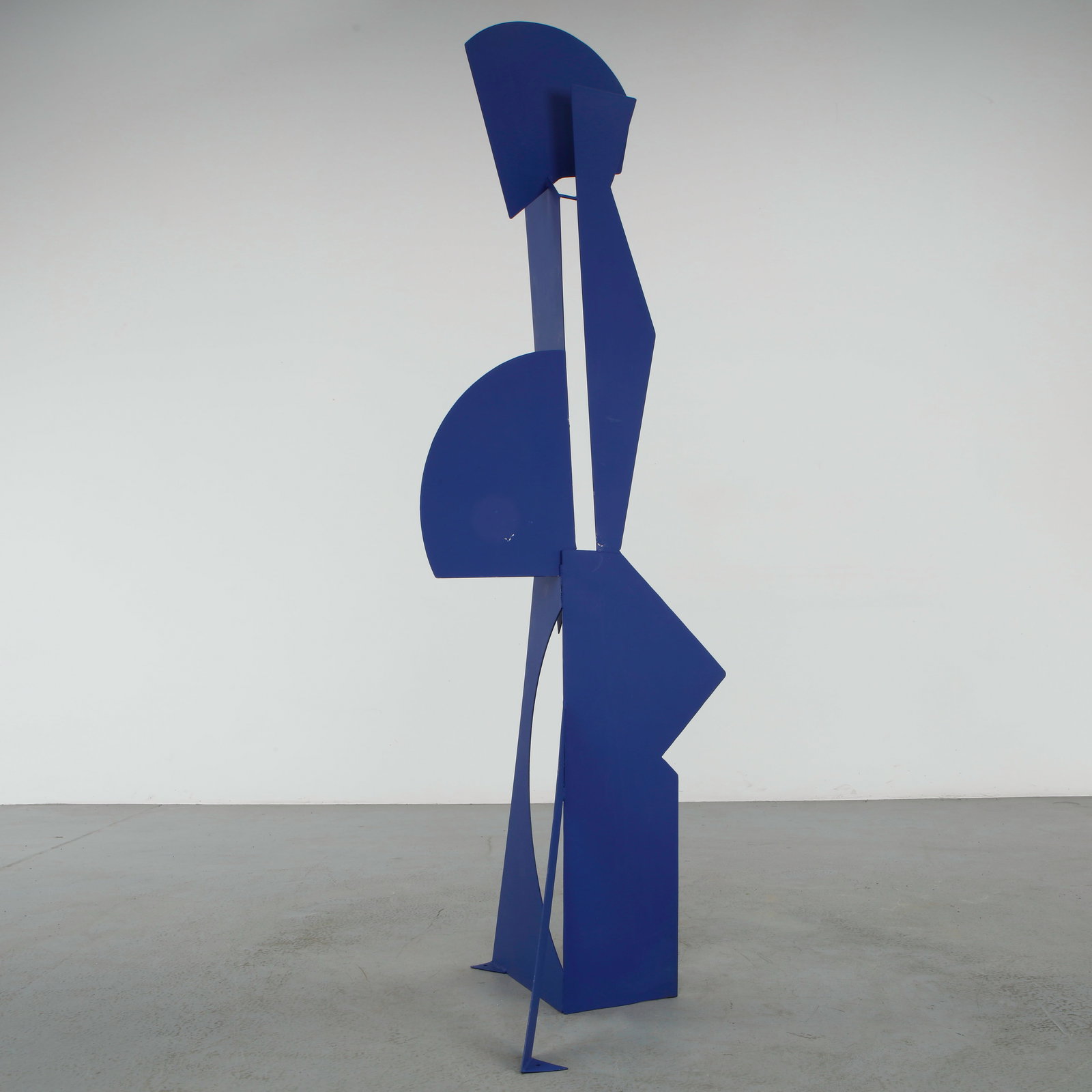 Philippe Makhloof, Abstract Cobalt Blue Metal Sculpture, 1980s: Abstract metal sculpture by Philippe Makhloof executed in a vivid cobalt blue finish with balanced geometric forms. The elegant asymmetry and refined construction evoke monumental modernist abstractio