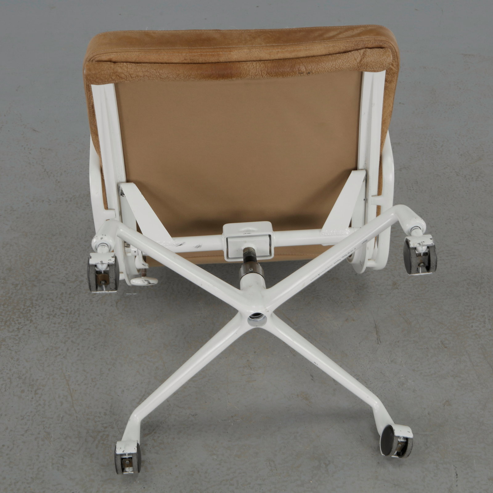 Herman Miller Eames Soft Pad Executive Chair in Camel Leather - 16