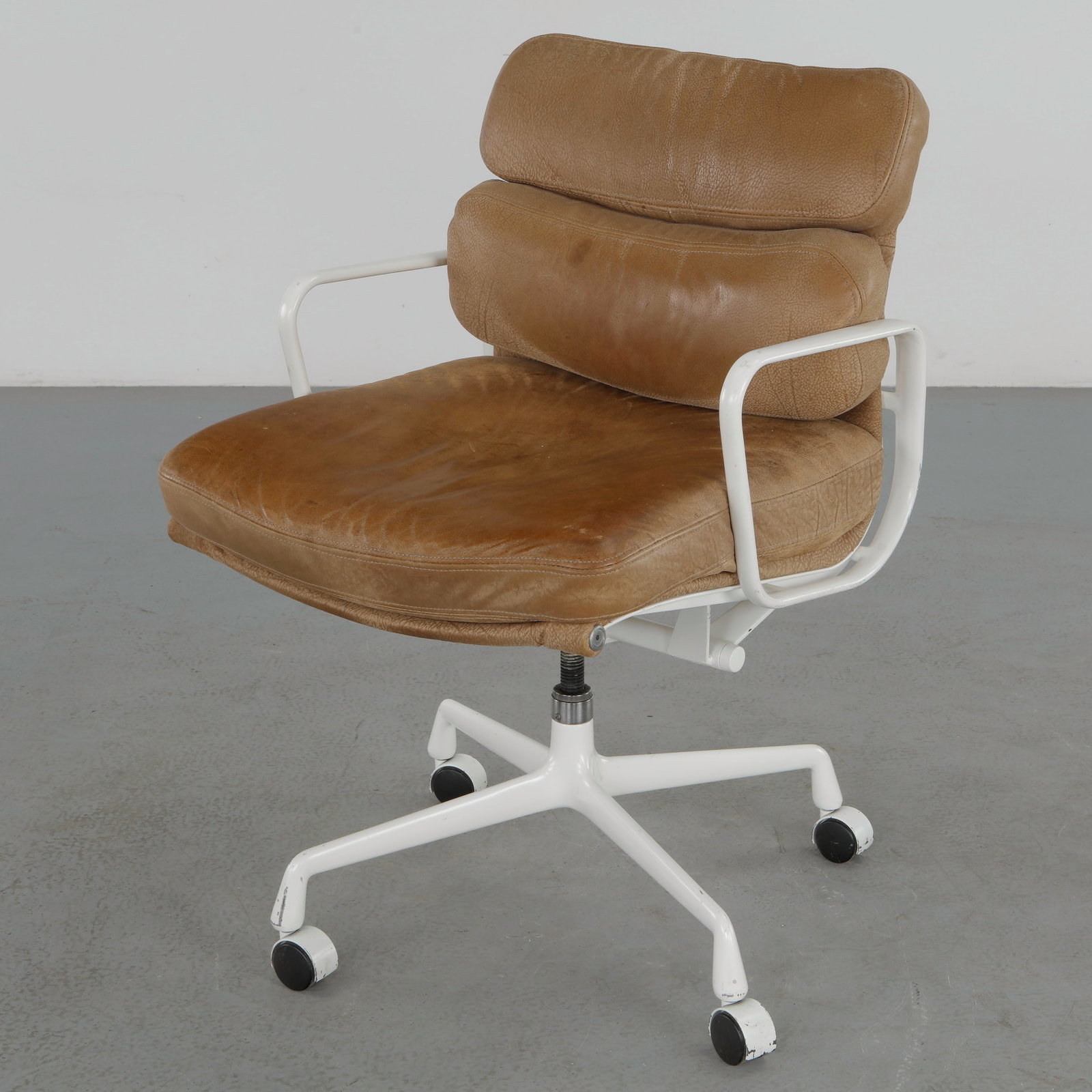 Herman Miller Eames Soft Pad Executive Chair in Camel Leather (1 of 16)