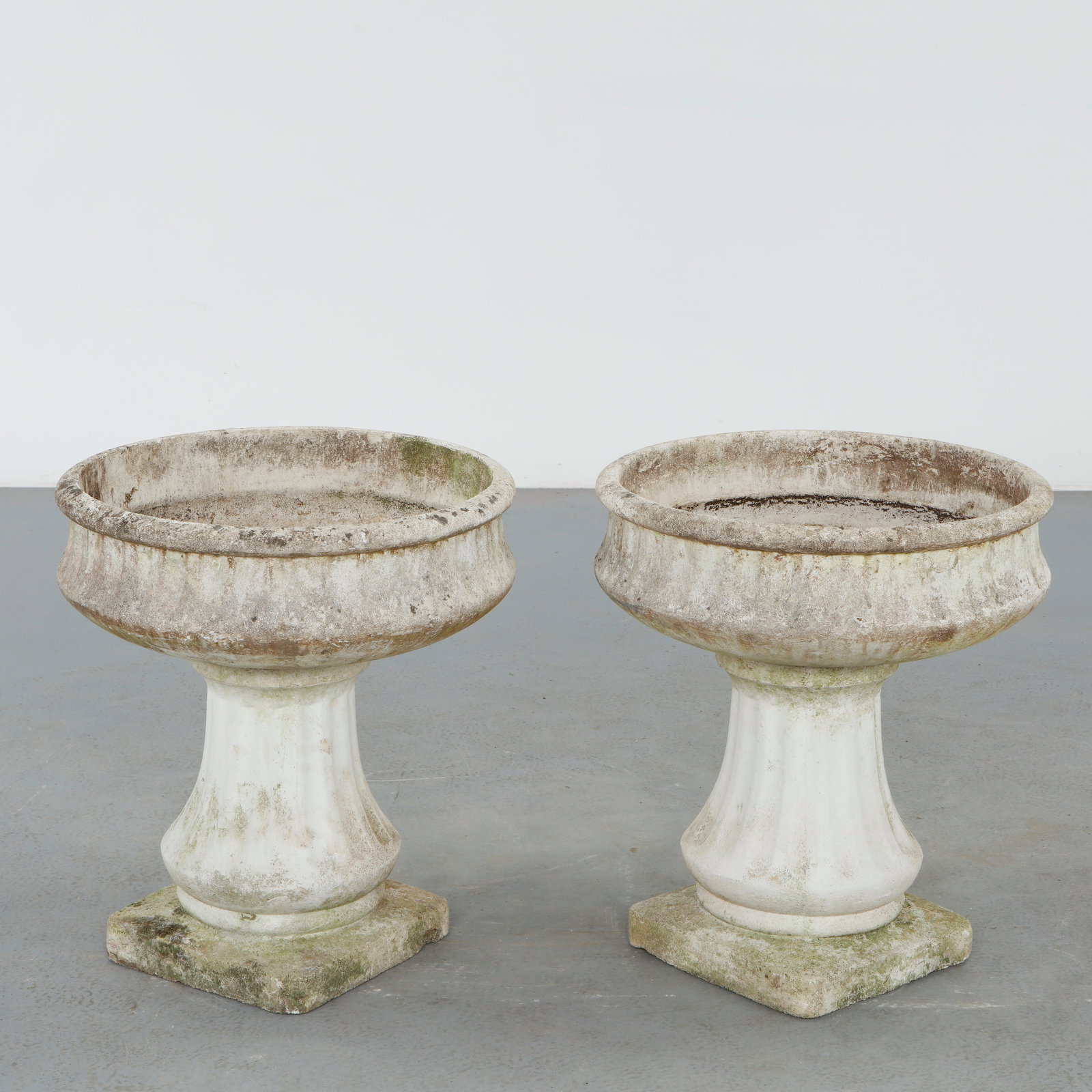 Grandon Fres, Pair of Pedestal Basin Planters, 1960s (1 of 13)