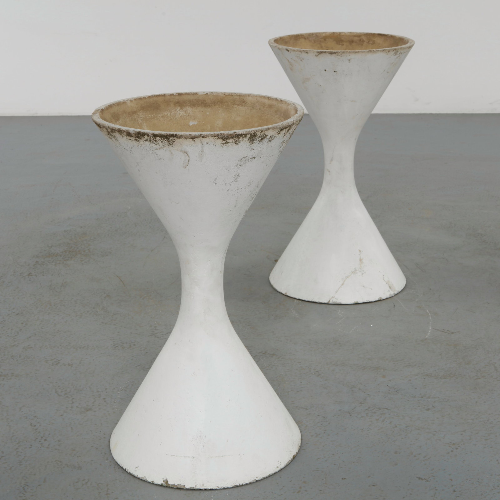 Willy Guhl, Pair of Small Diabolo Planters, 1960s (1 of 13)