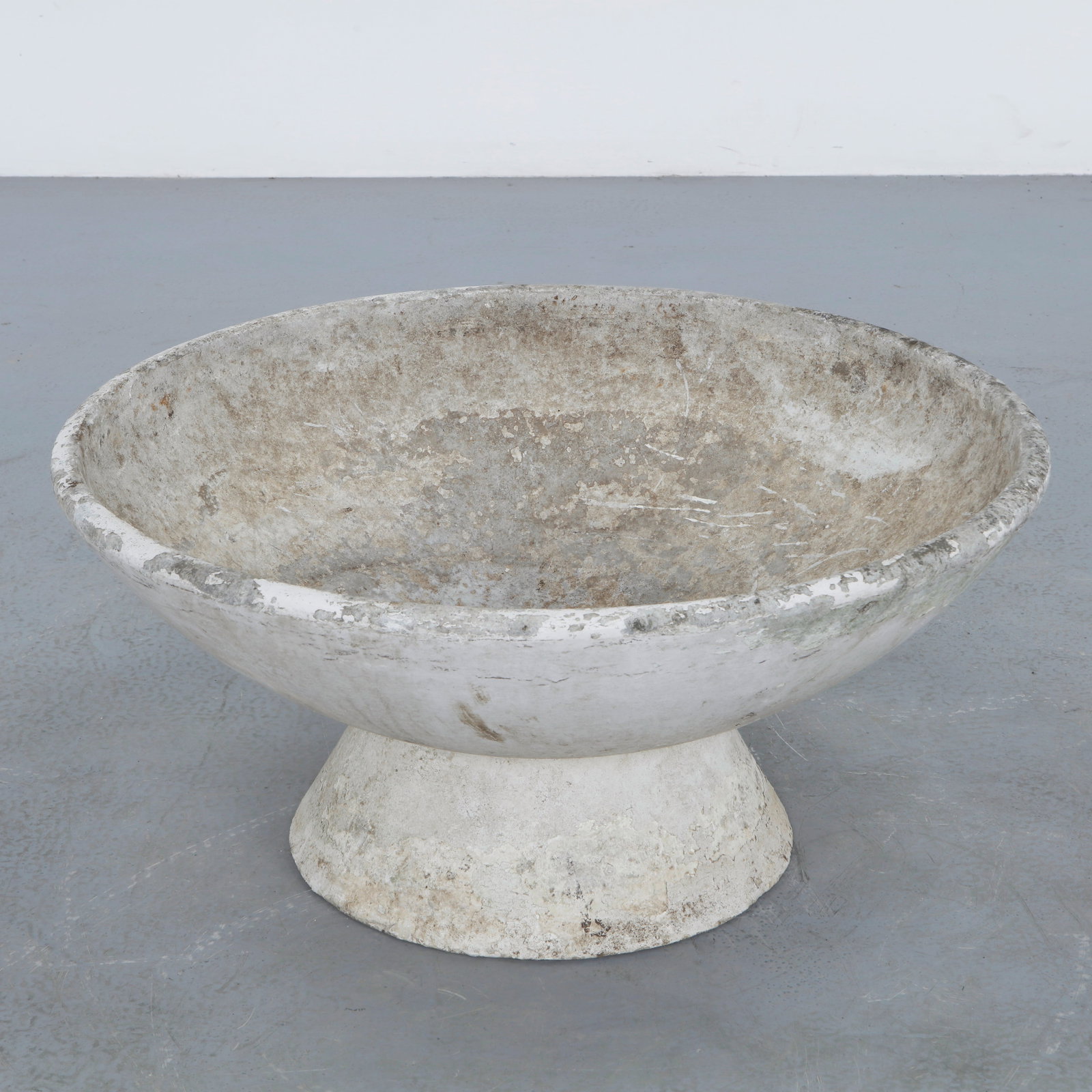 Willy Guhl, Bowl Concrete Planter on Stand, 1960s (1 of 11)