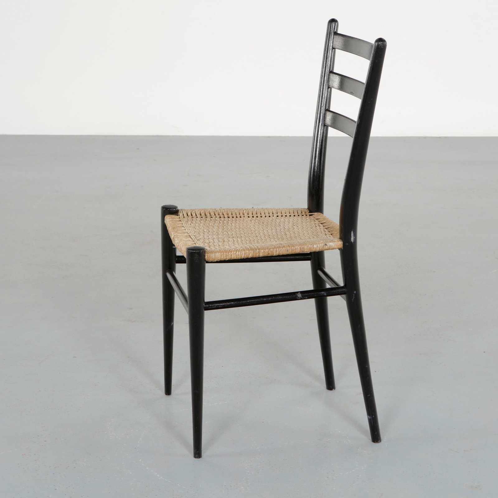 Set of Four Rope and Black Laquered Wood Chairs in the style of Gio Ponti, 1960s - 12