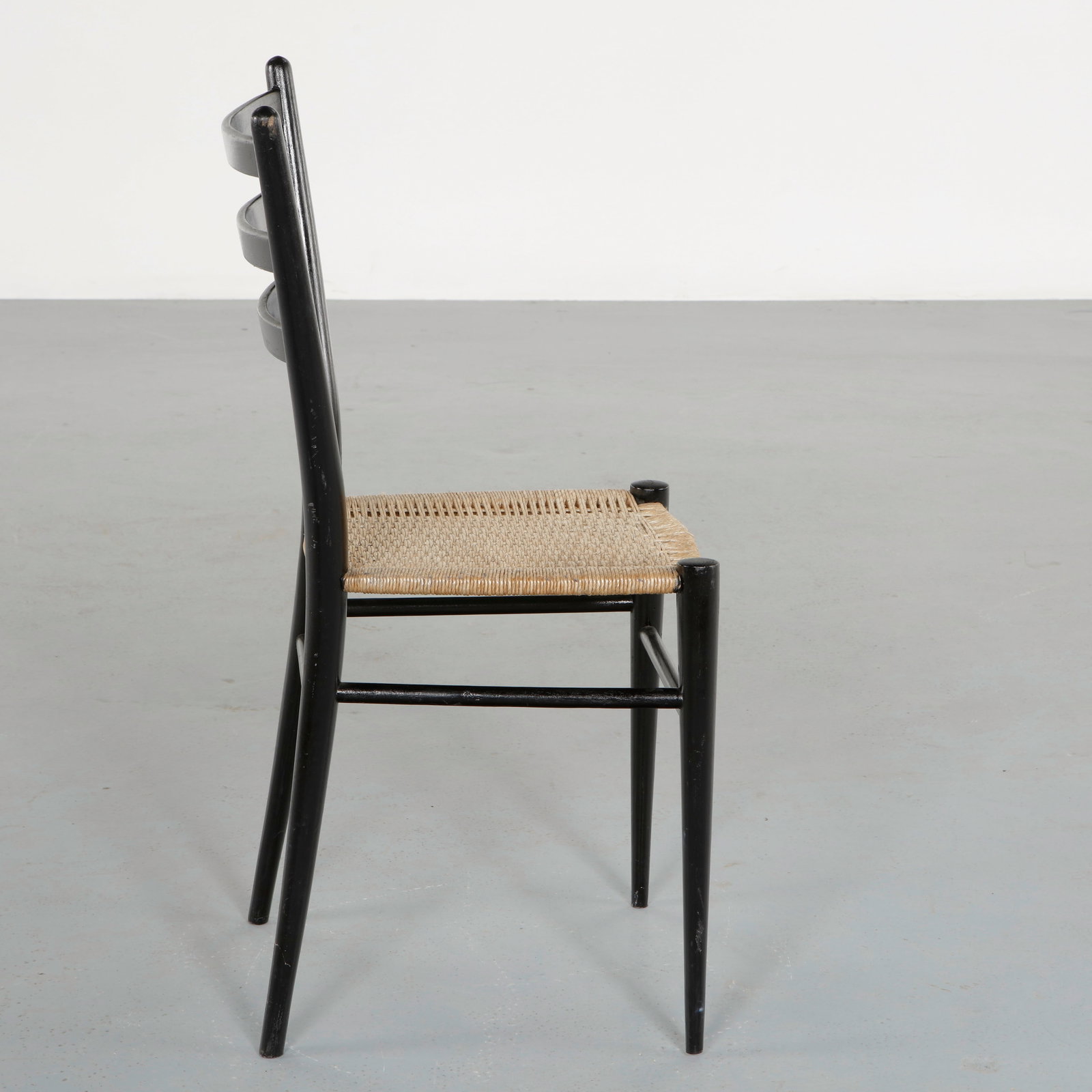 Set of Four Rope and Black Laquered Wood Chairs in the style of Gio Ponti, 1960s - 17