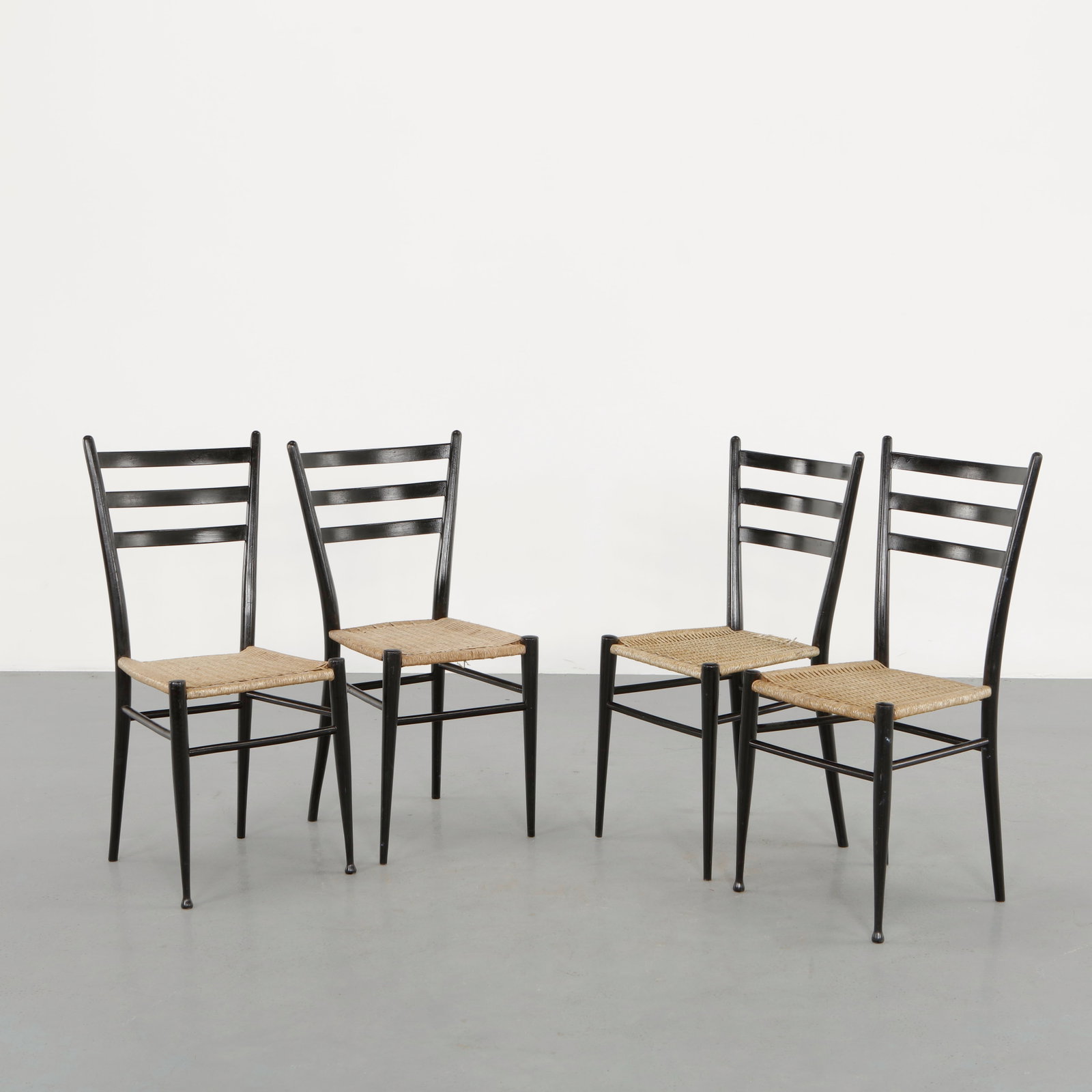 Set of Four Rope and Black Laquered Wood Chairs in the style of Gio Ponti, 1960s - 3