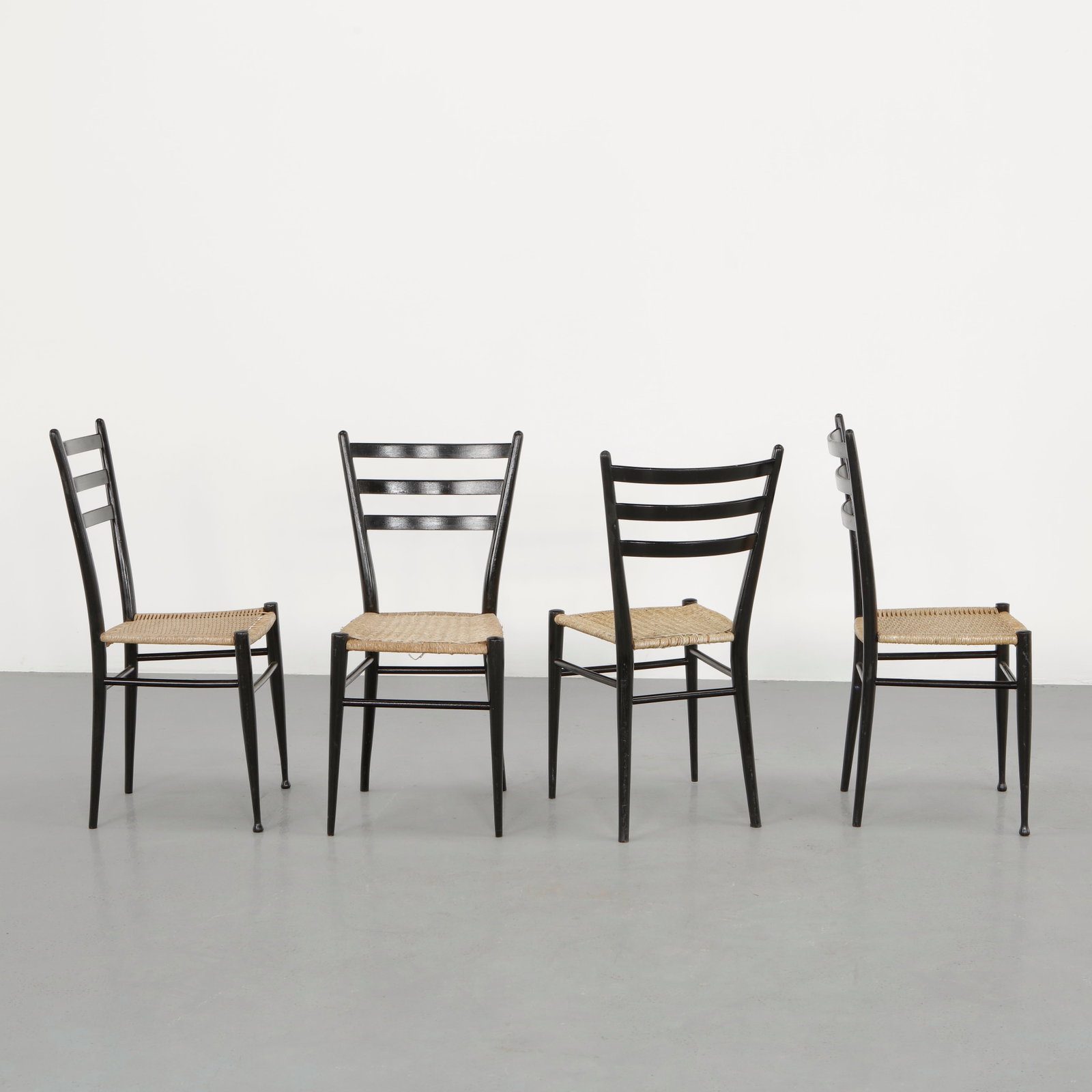 Set of Four Rope and Black Laquered Wood Chairs in the style of Gio Ponti, 1960s - 4