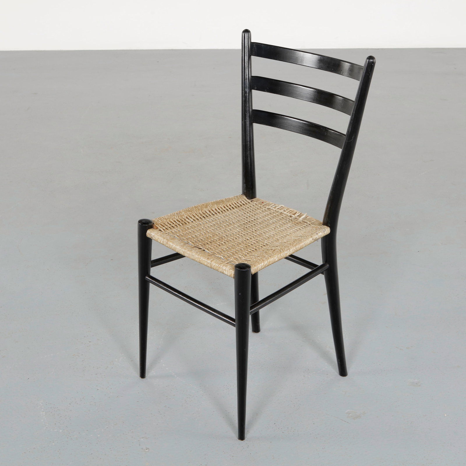 Set of Four Rope and Black Laquered Wood Chairs in the style of Gio Ponti, 1960s - 5