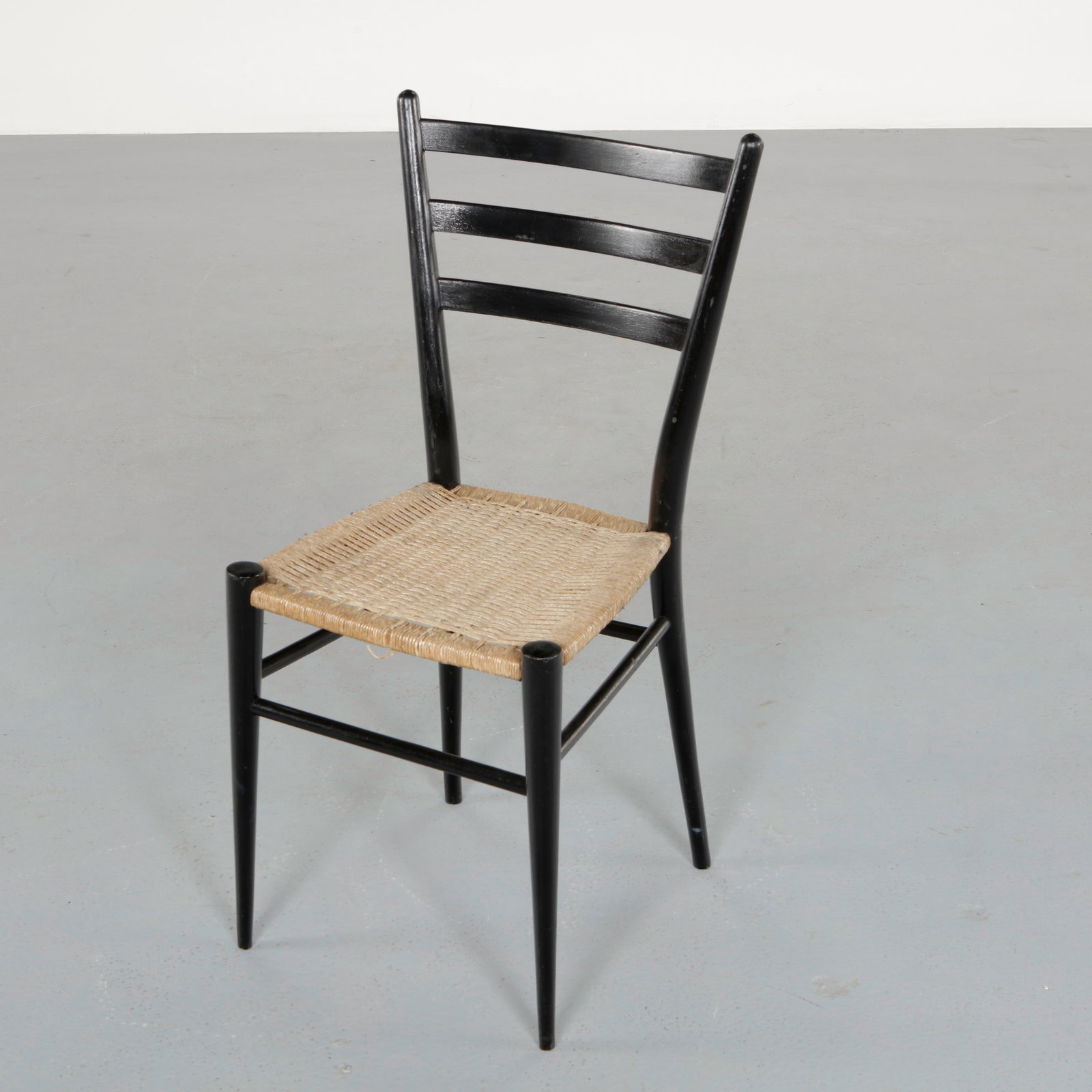 Set of Four Rope and Black Laquered Wood Chairs in the style of Gio Ponti, 1960s - 8