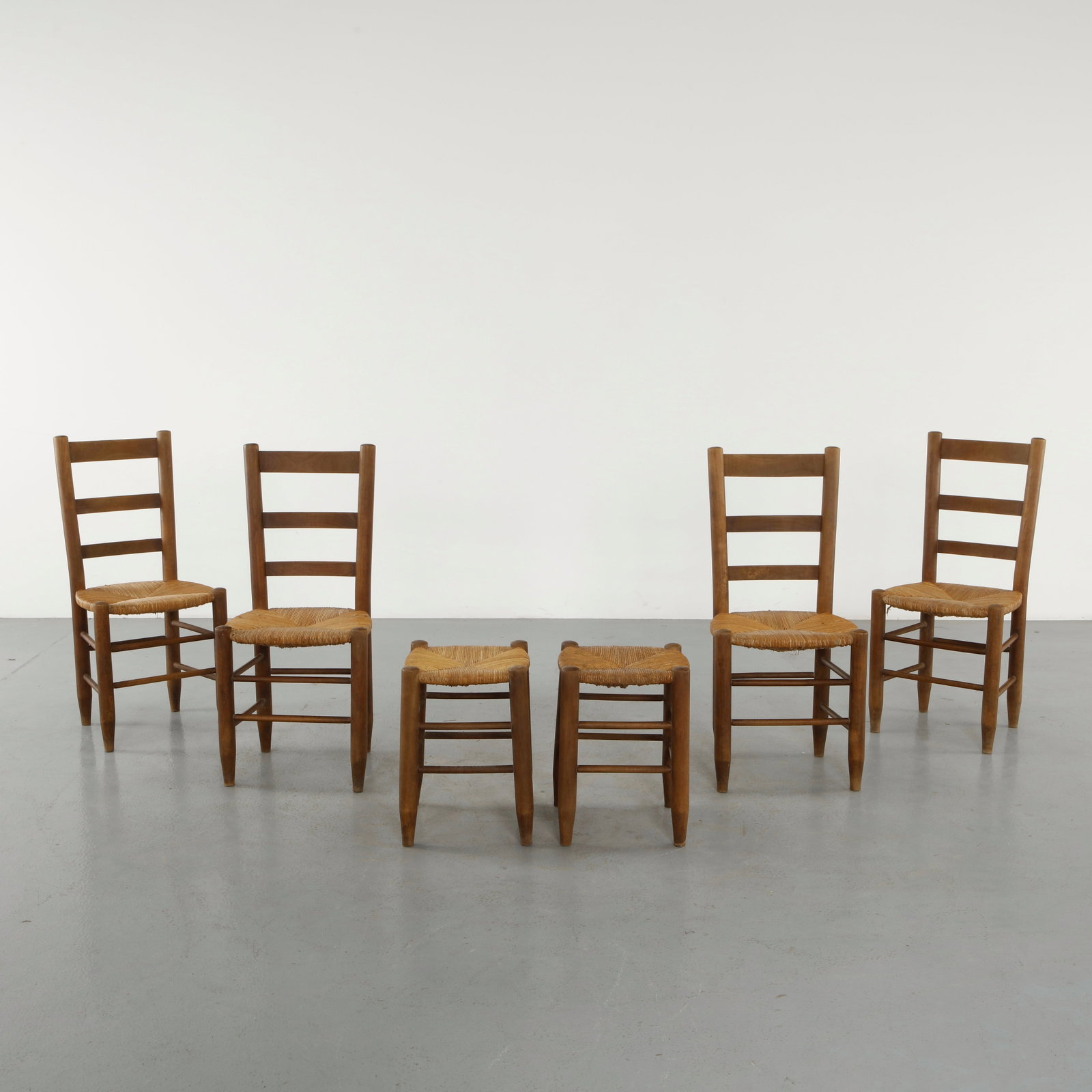 Set of Four Wood and Straw Chairs and Two Stools in the style of Charlotte Perriand, 1960s (1 of 20)