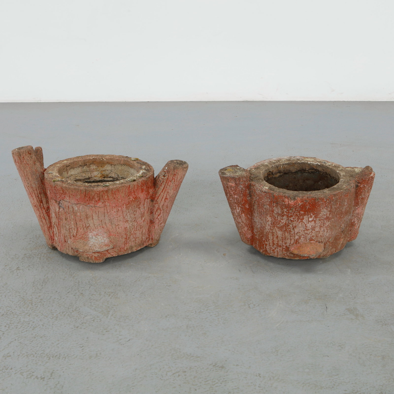 Pair of Round Faux Bois Planters, 1960s (1 of 15)