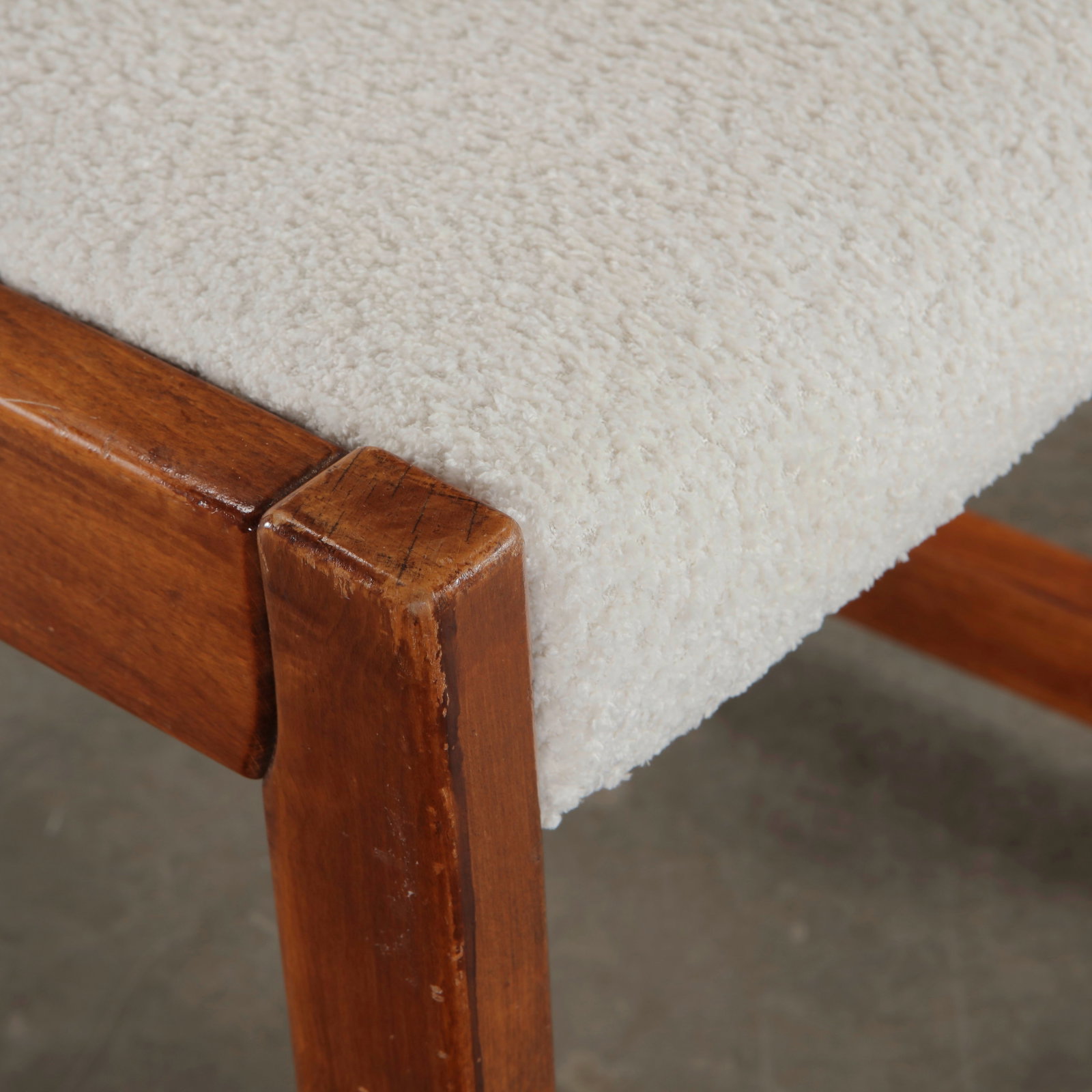 Set of Four Wool and Wood Chairs in the style of Niels Moller for J.L Moller, 1960s - 17