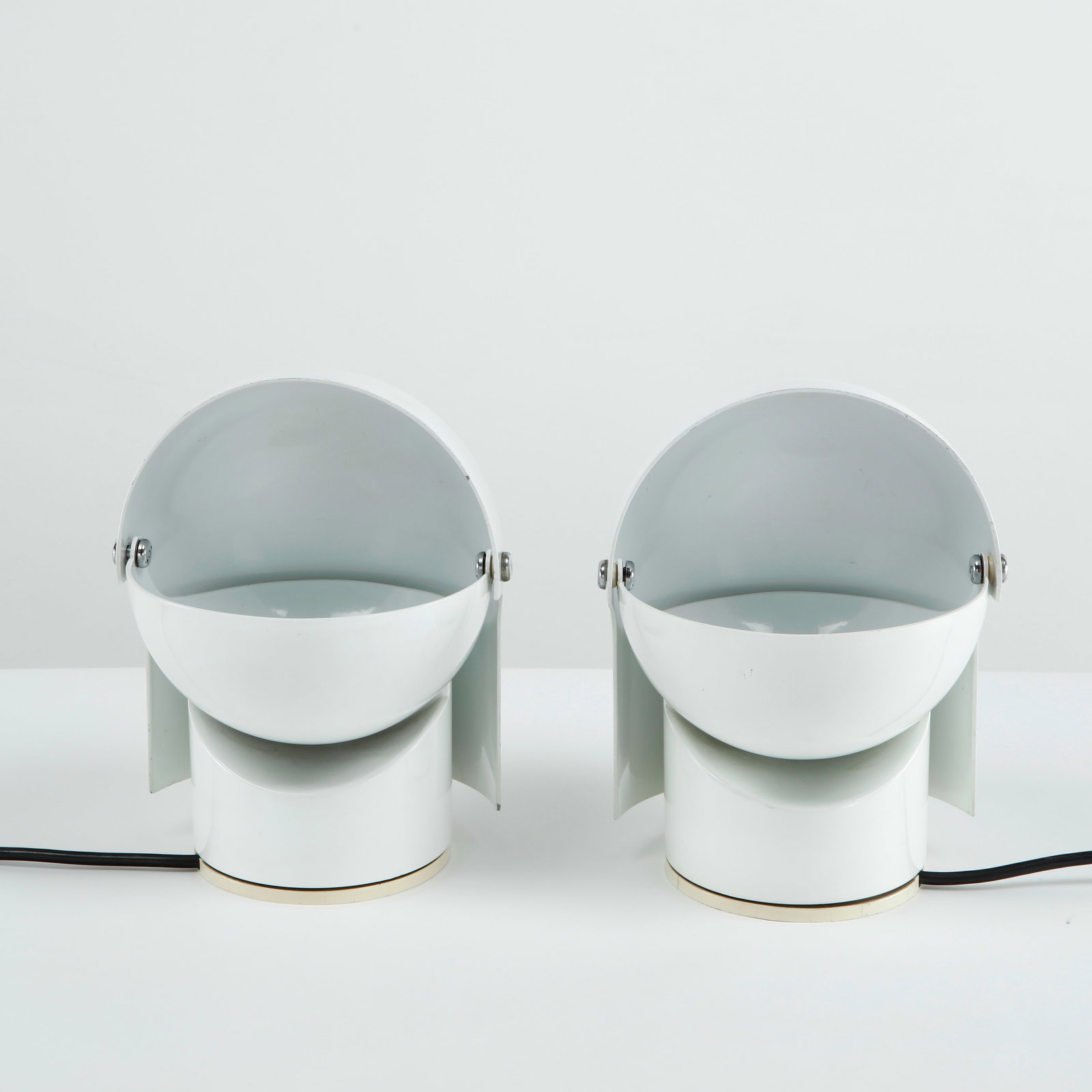 Gae Aulenti Mid-Century Pileino Metal White Table Lamps for Artemide,Â 1970s (1 of 20)