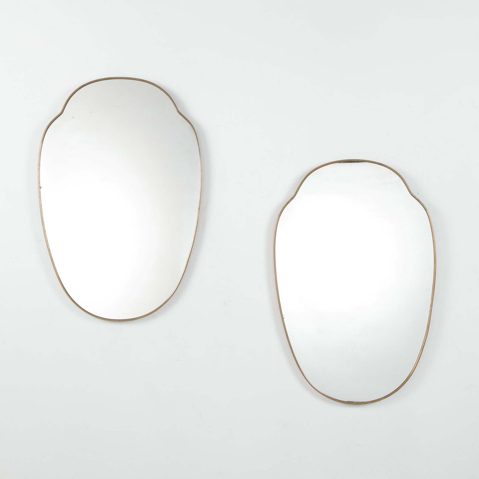 Pair of Italian Brass Mirrors, Organic Oval Form, 1950s (1 of 7)