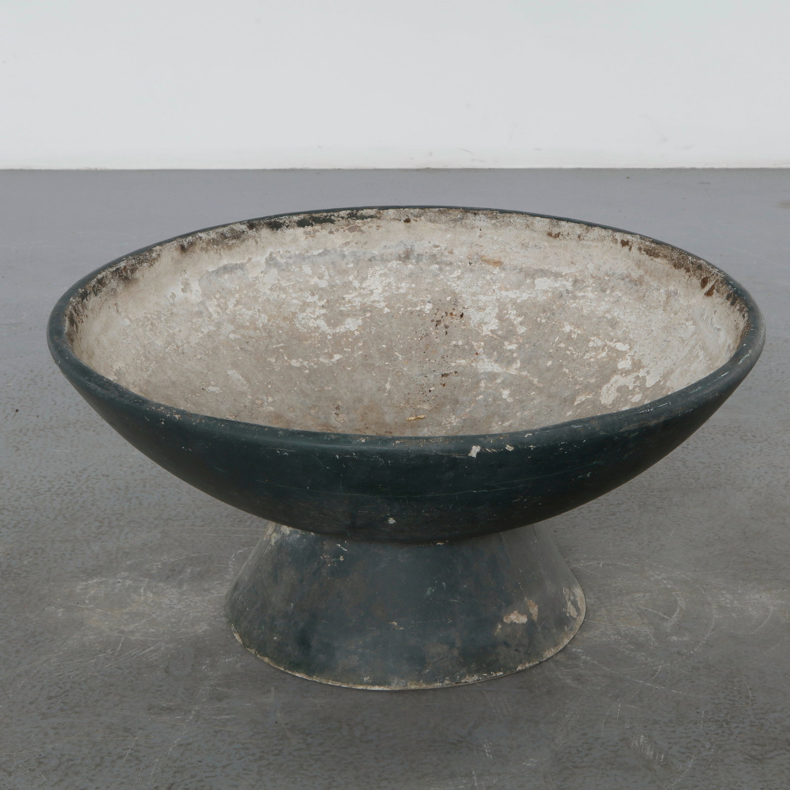 Willy Guhl, Bowl Planter on Concrete Stand, 1960s (1 of 11)