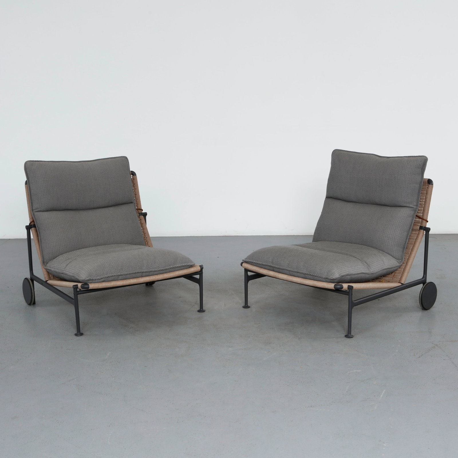 Gloster, Pair of Zenith Lounge Chairs (1 of 20)