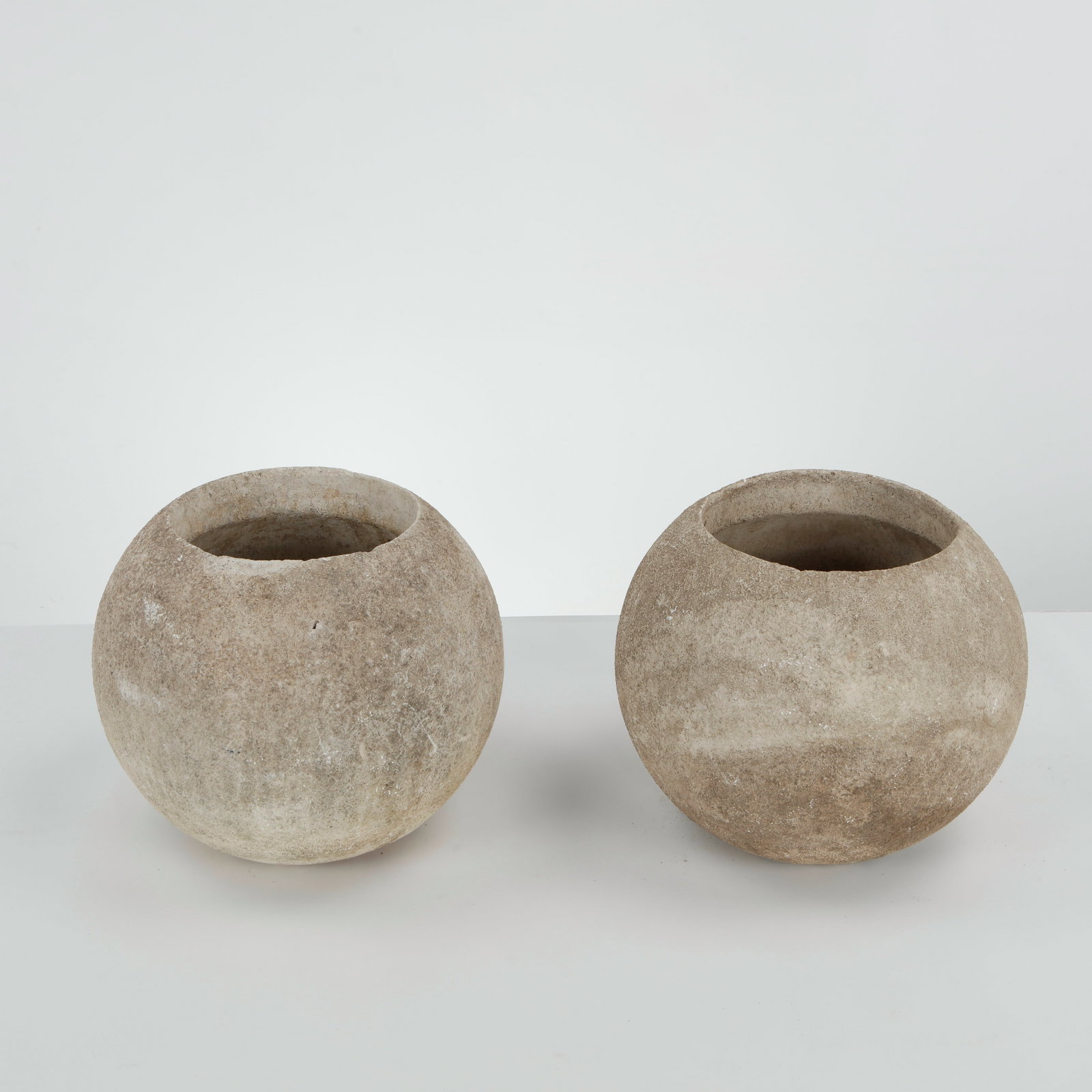 Grandon Fres, Pair of Spherical Planters, 1960s (1 of 10)