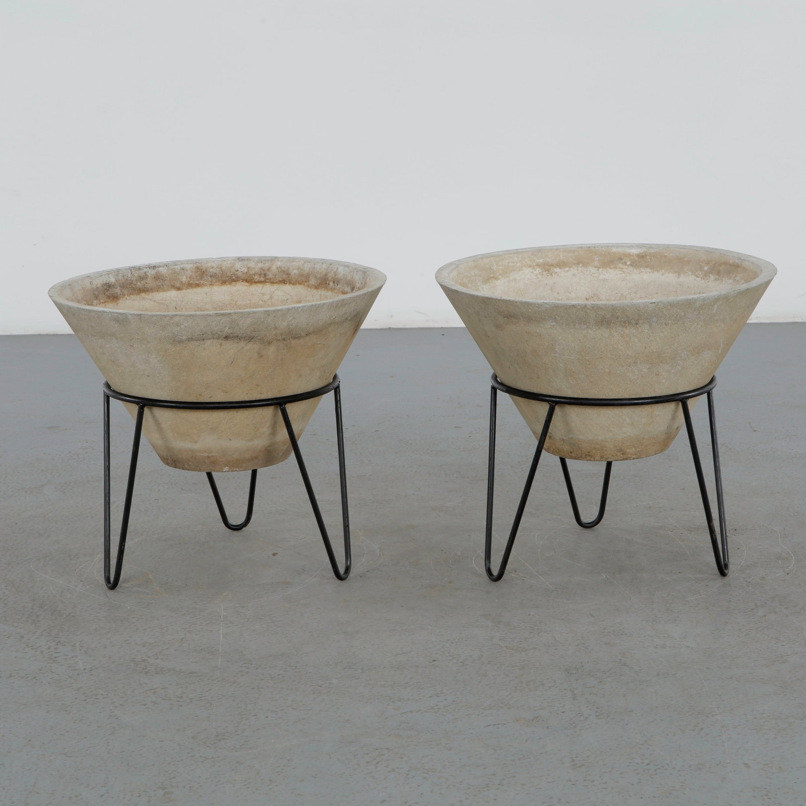 Willy Guhl, Pair of Conical Planters on Stands, 1960s (1 of 9)