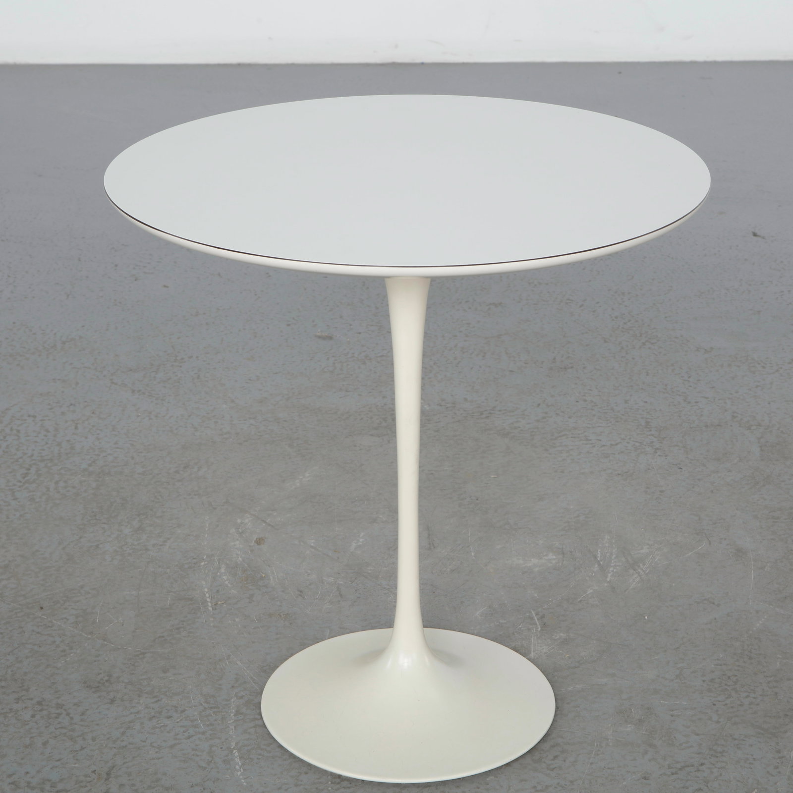 Eero Saarinen for Knoll, Tulip Side Table, 1960s: Iconic Tulip side tables designed by Eero Saarinen for Knoll, featuring circular tops supported by the celebrated pedestal base. A timeless modernist design created to eliminate the slum of legs benea