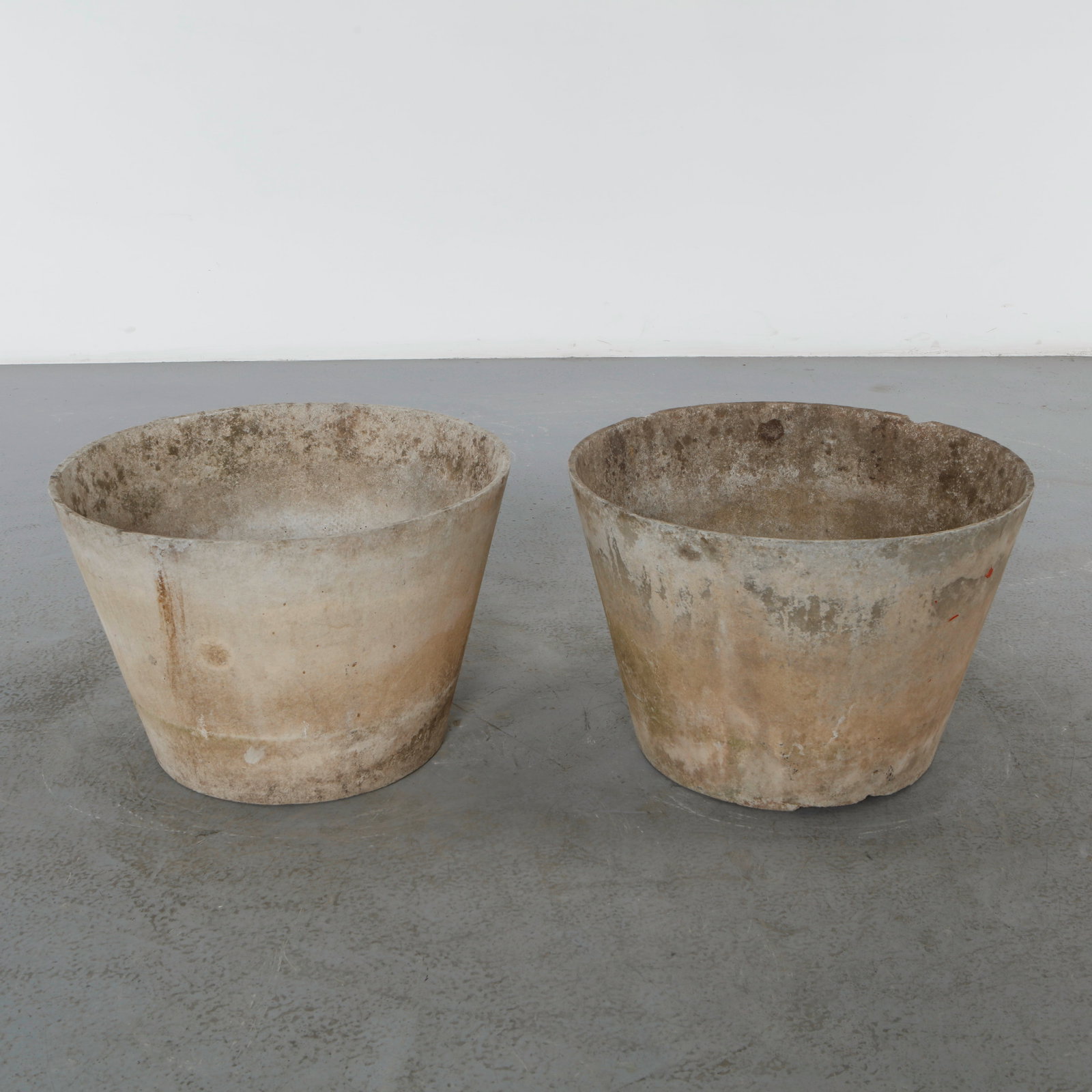 Willy Guhl, Pair of Conical Planters, 1960s (1 of 13)