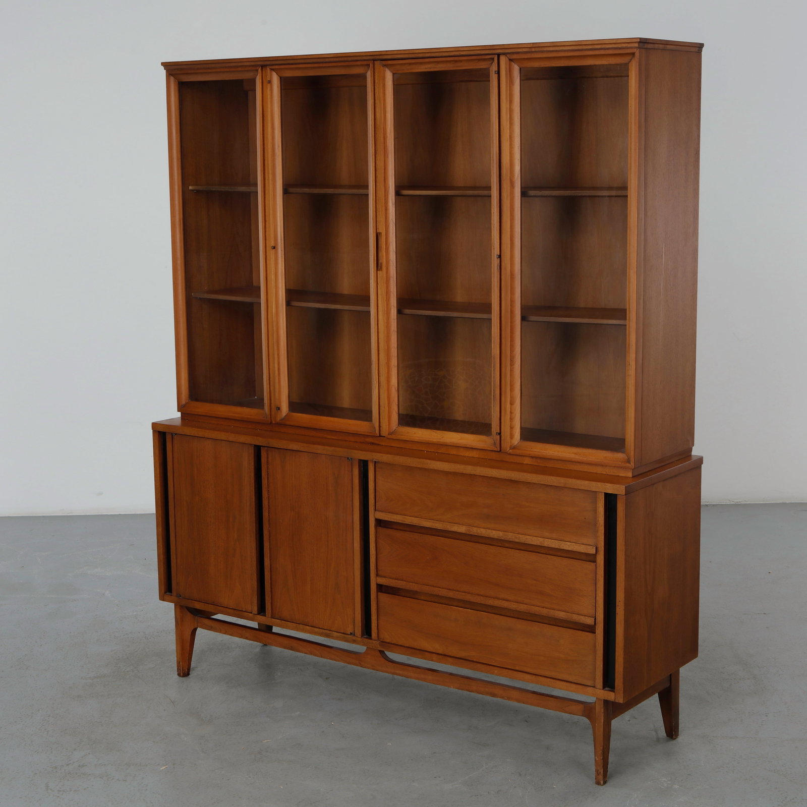 Barker Bros, Walnut Display Cabinet, 1980s (1 of 20)