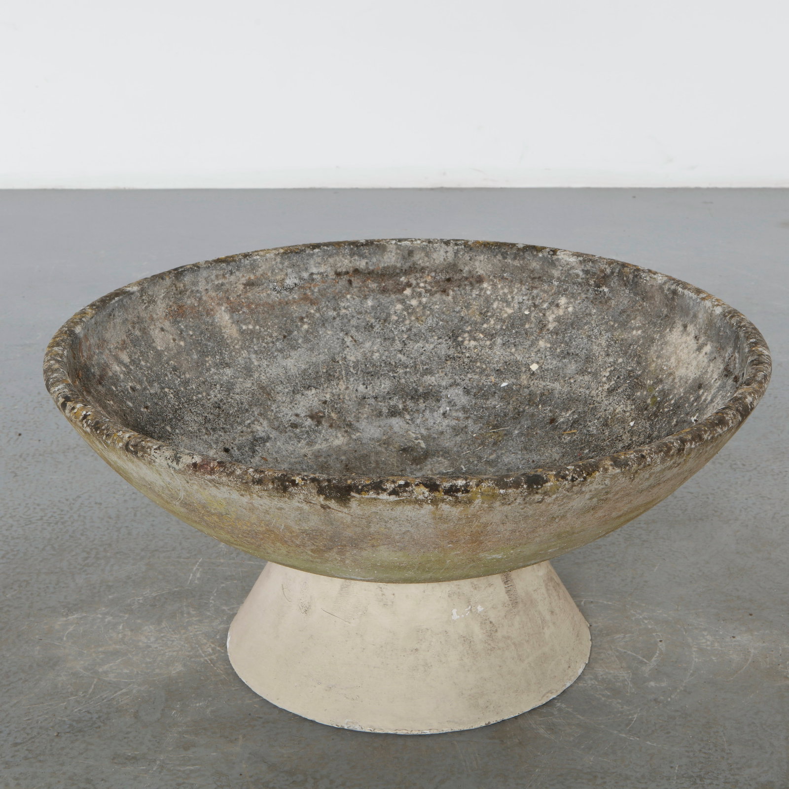 Willy Guhl, Bowl Planter on Concrete Stand, 1960s (1 of 11)