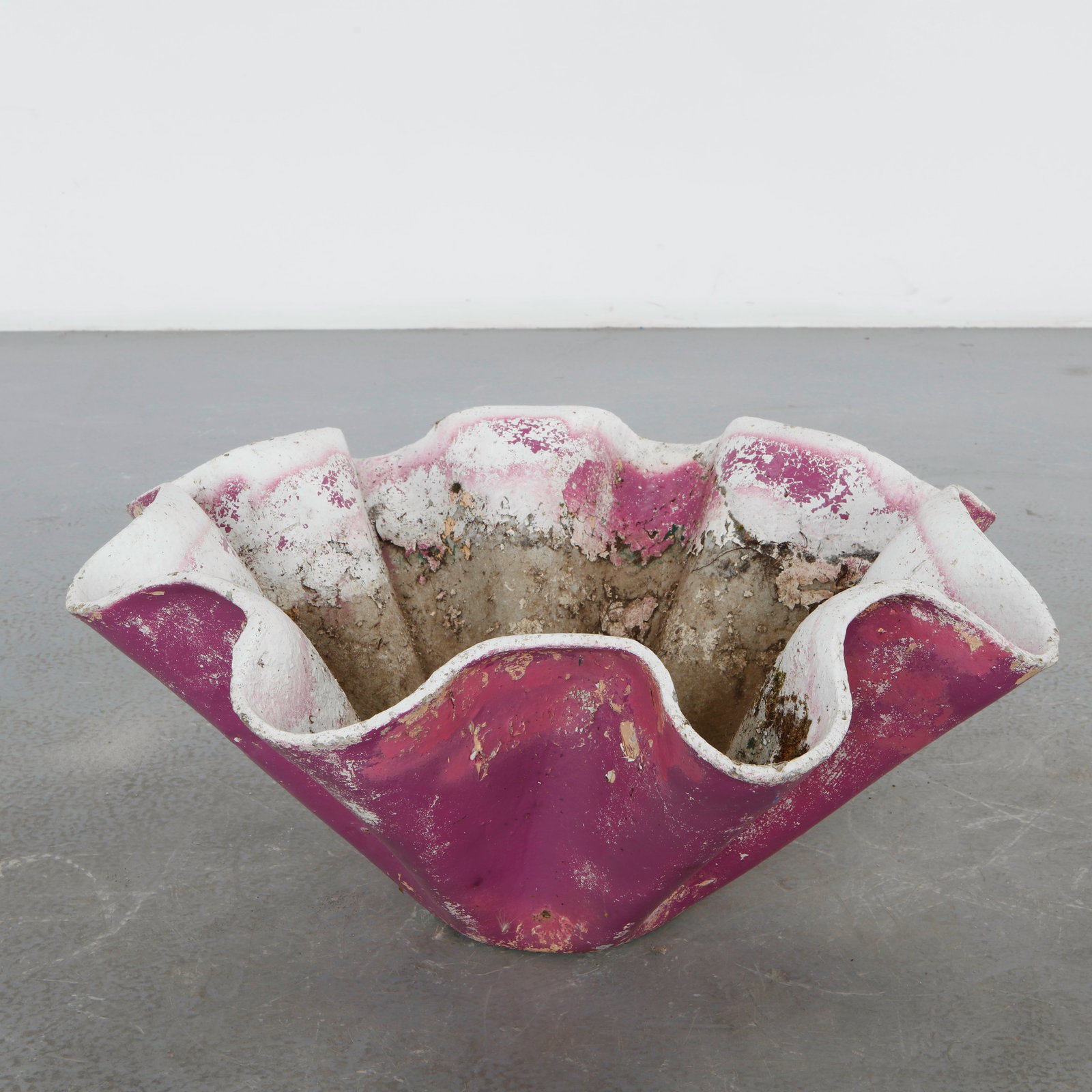 Willy Guhl, Fuscia Clamshell Planter, 1960s (1 of 12)
