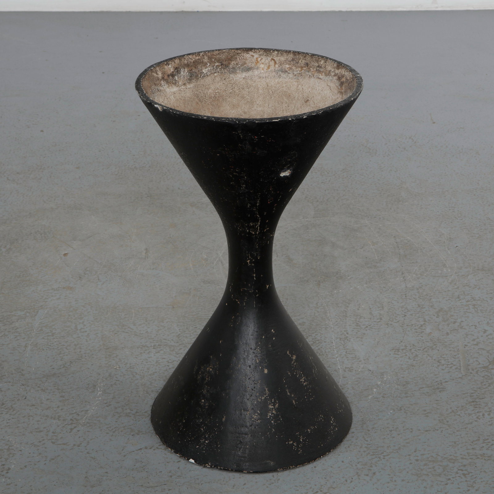 Willy Guhl, Black Small Diabolo Planters, 1960s (1 of 7)