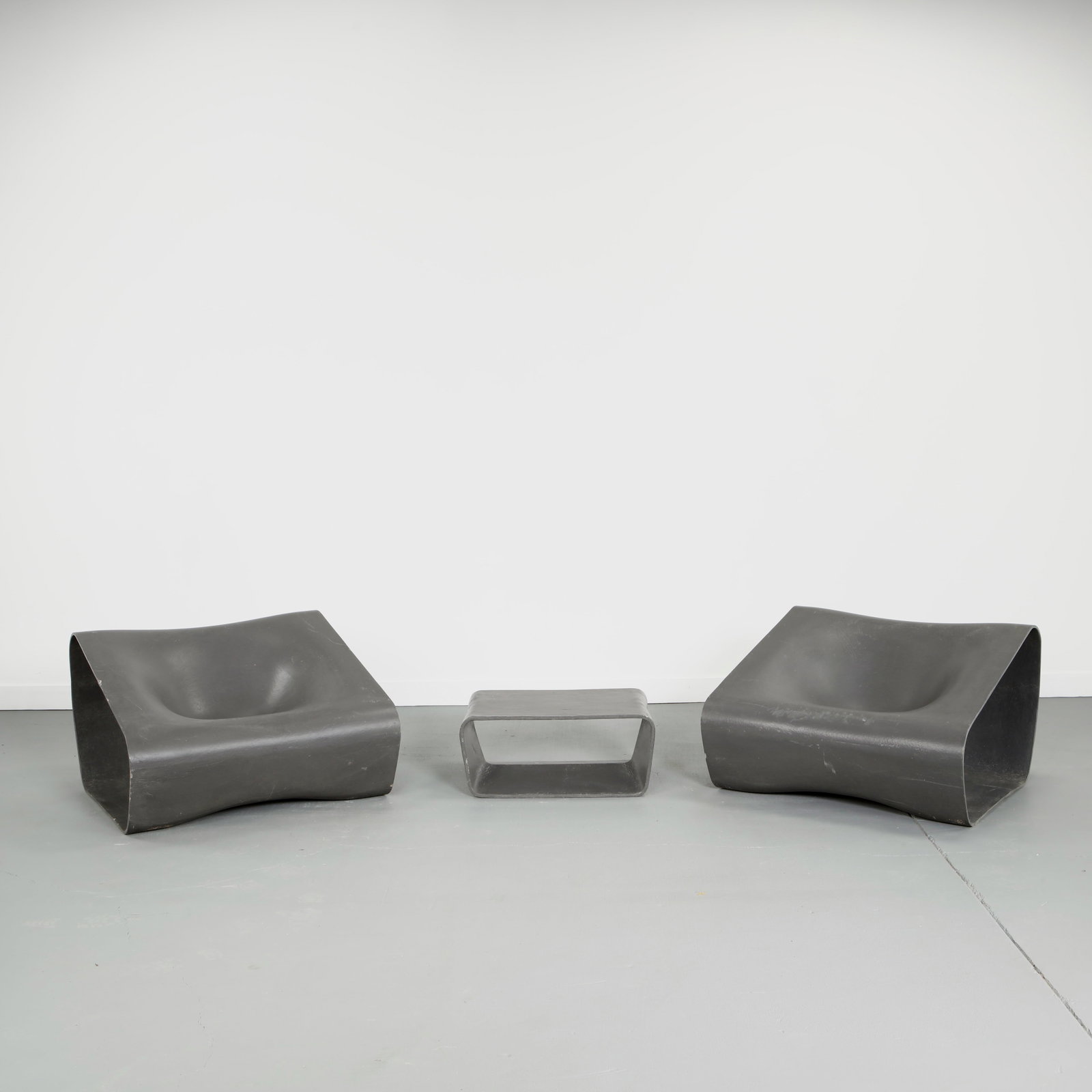 Pair of Dune Modular Seats with Matching Coffee Table in the style of Willy Ghul (1 of 20)