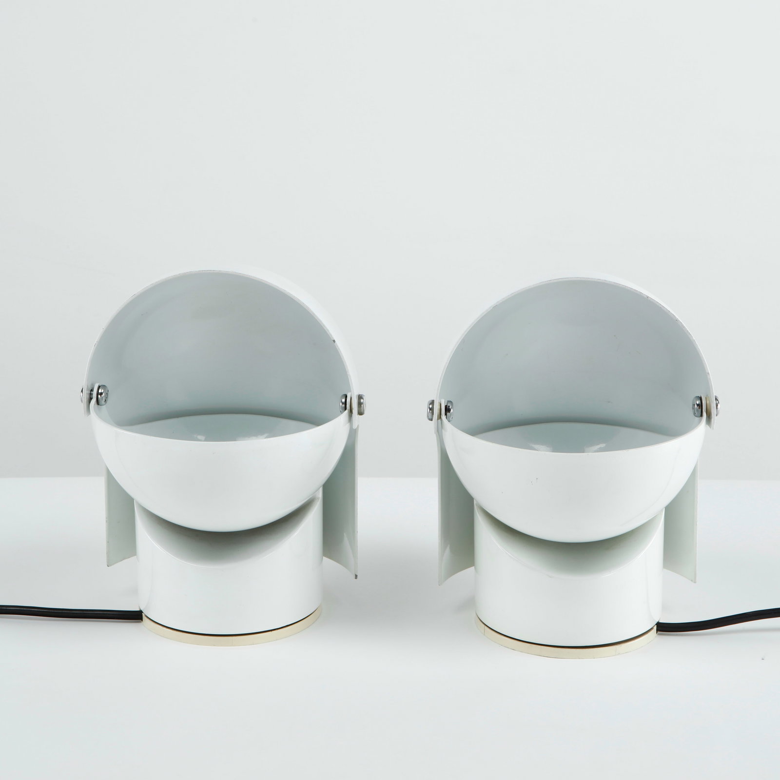Gae Aulenti Mid-Century Pileino Metal White Table Lamps for Artemide, 1970s (1 of 20)