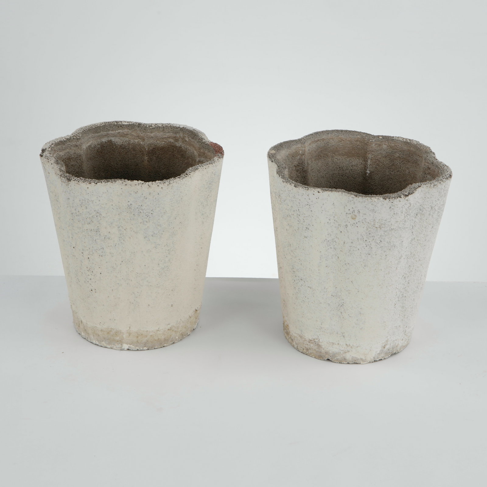 Pair of Scalloped Fiber Cement Planters, 1960s (1 of 13)