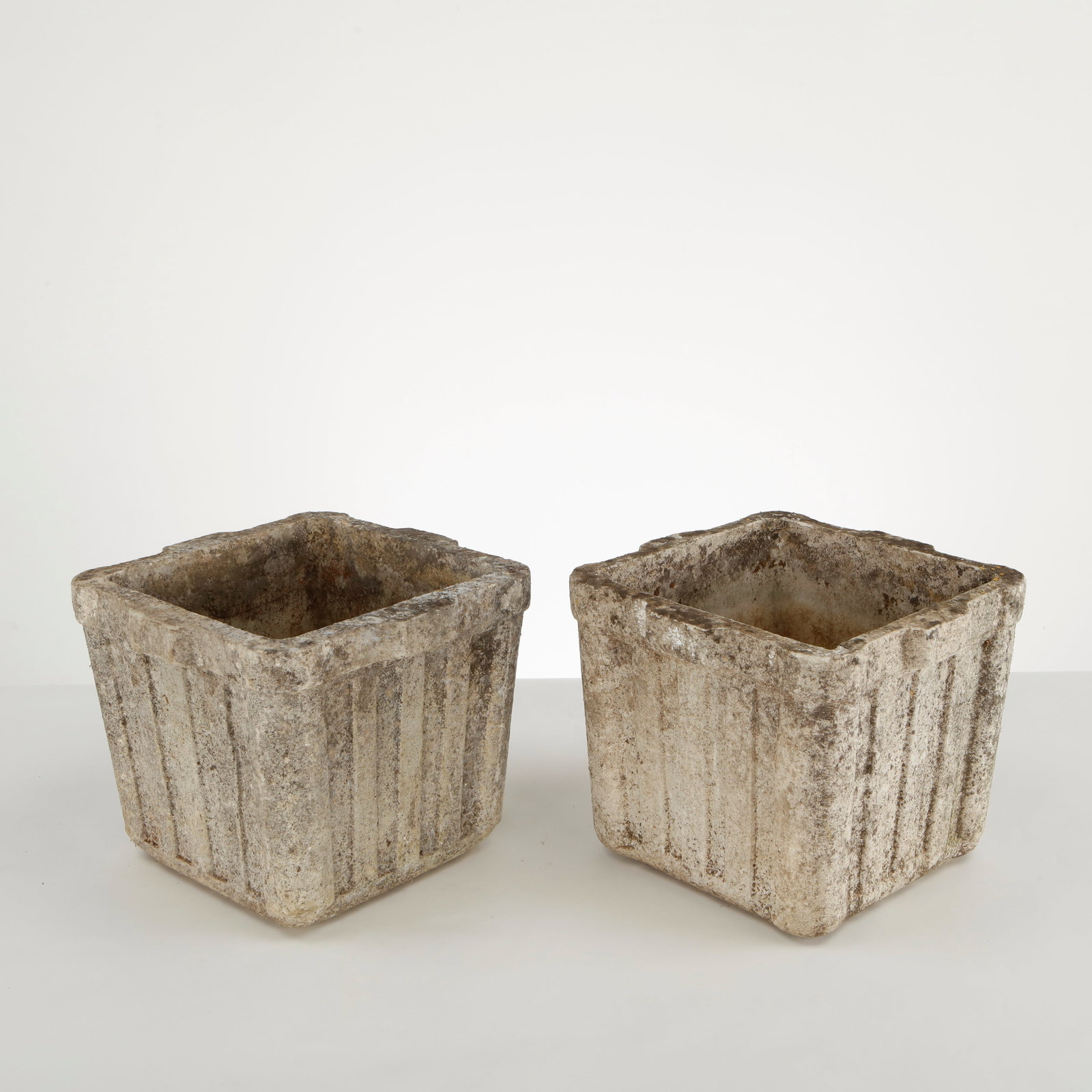 Willy Guhl, Pair of Small Square Planters, 1960s: Elegant in their restraint, these square planters showcase Willy Guhl mastery of geometric simplicity and the enduring quality of Swiss fiber cement craftsmanship. Their clean architectural forms are 
