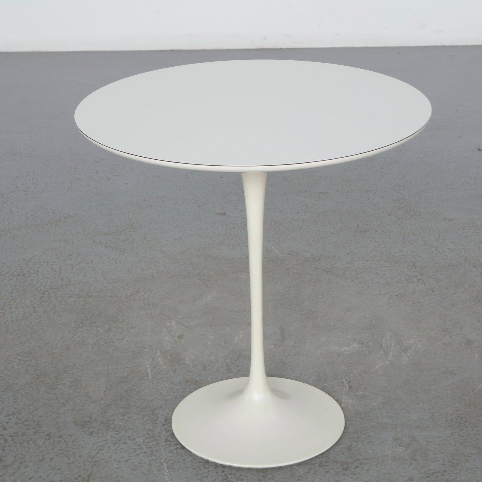 Eero Saarinen for Knoll, Tulip Side Table, 1960s: Iconic Tulip side tables designed by Eero Saarinen for Knoll, featuring circular tops supported by the celebrated pedestal base. A timeless modernist design created to eliminate the slum of legs benea