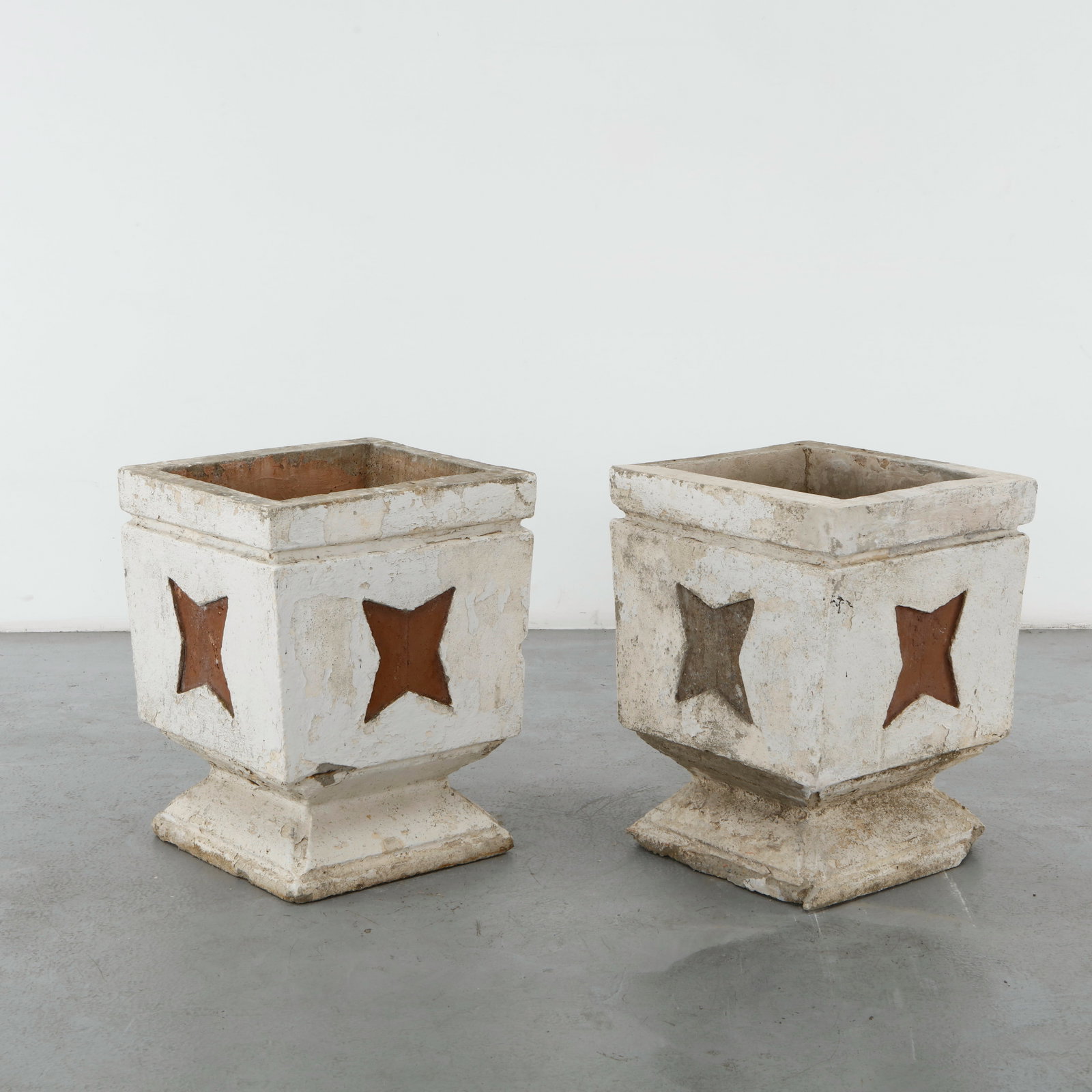 Pair of Monumental Concrete Planters with Star Motif, 1960s (1 of 18)