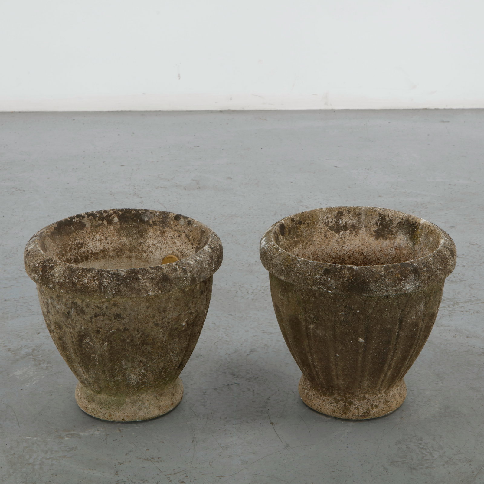 Grandon Fres, Pair of Round Planters, 1960s (1 of 14)