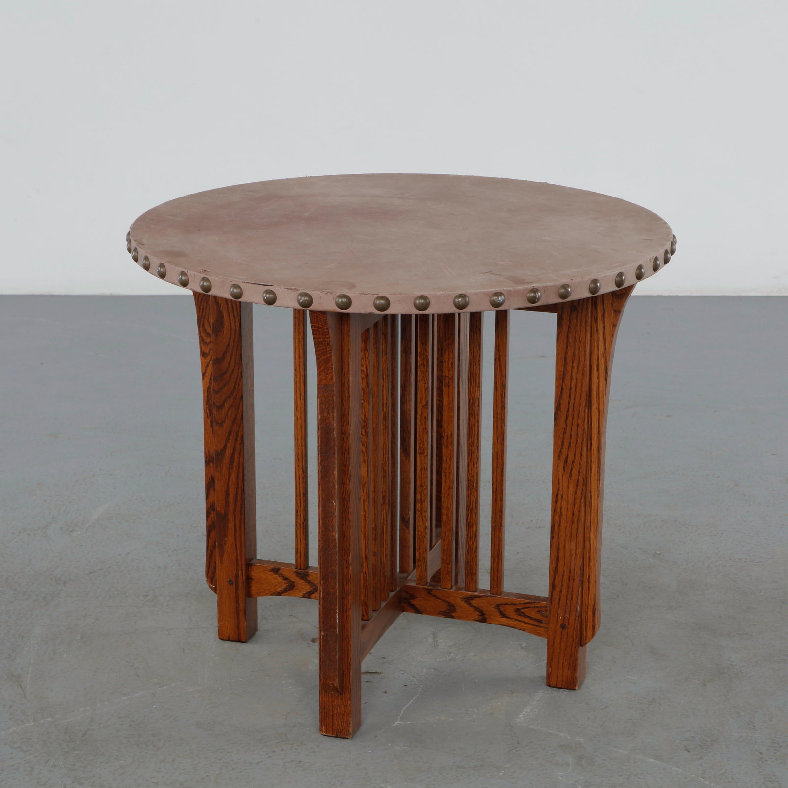 Arts and Crafts Oak Round Table in the style of Frank Lloyd Wright (1 of 14)