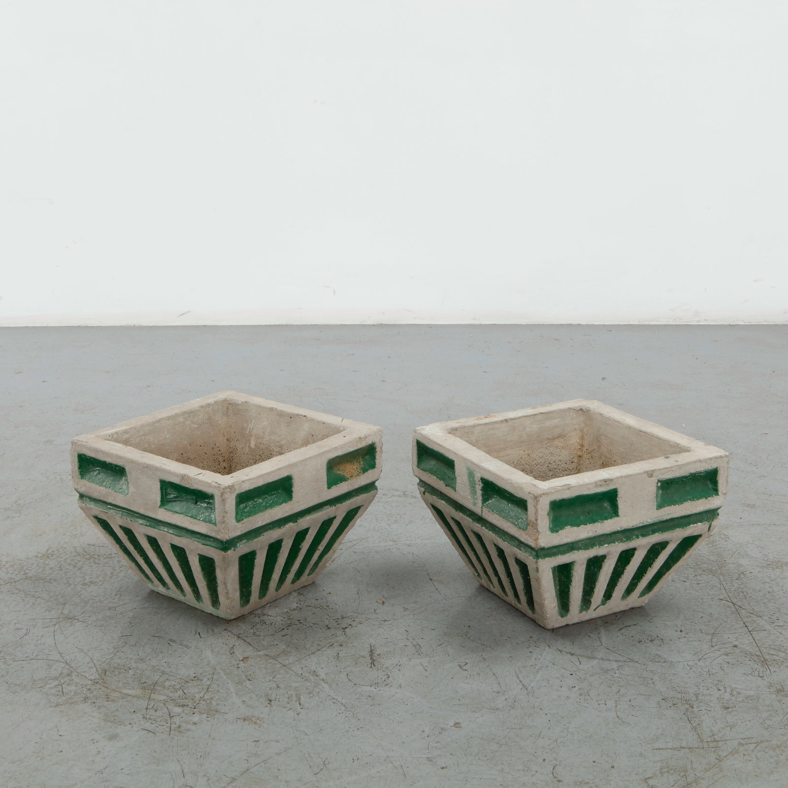 Pair of Brutalist Geometric Concrete Planters, 1970s (1 of 13)