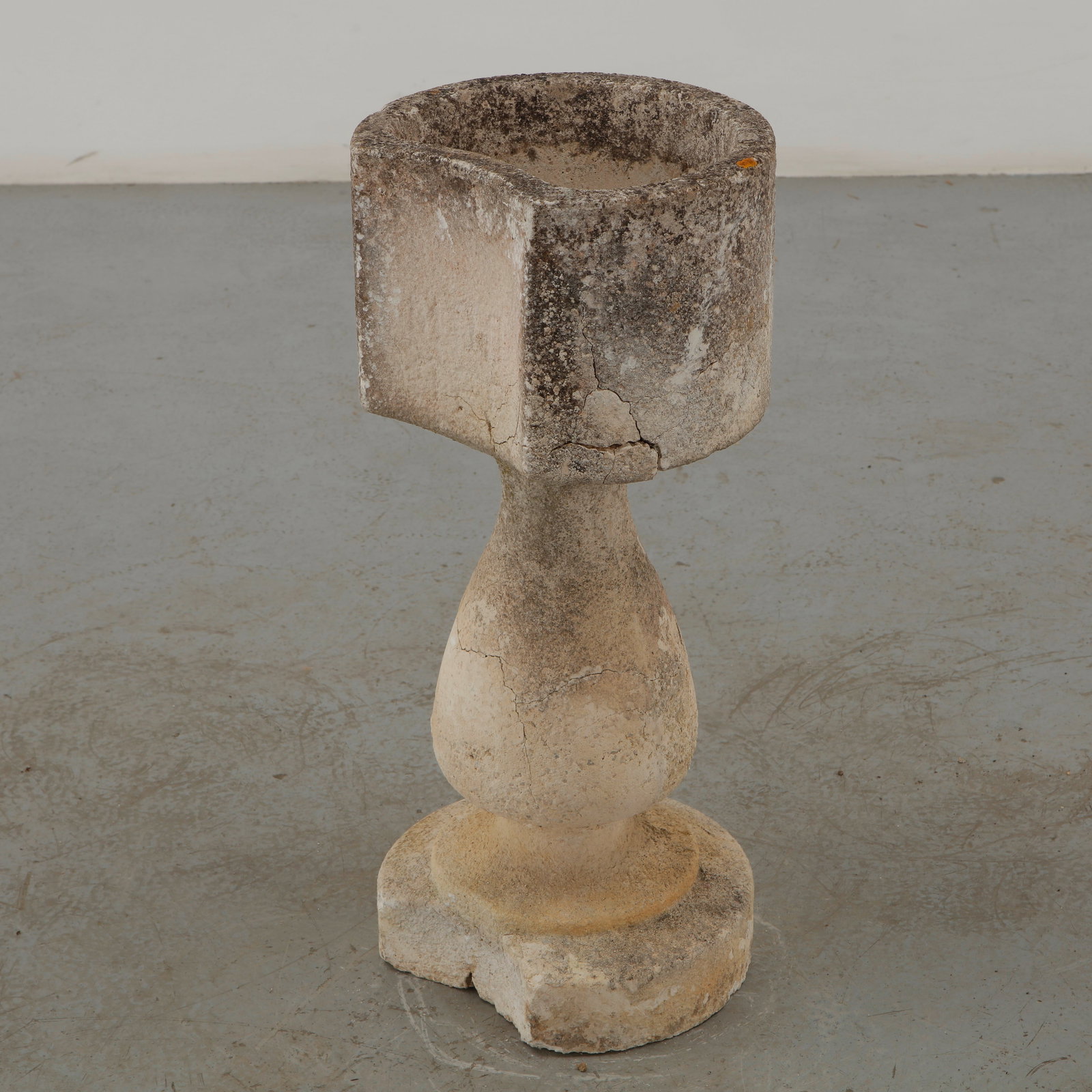 Limestone Half Moon Planter, 1960s (1 of 11)