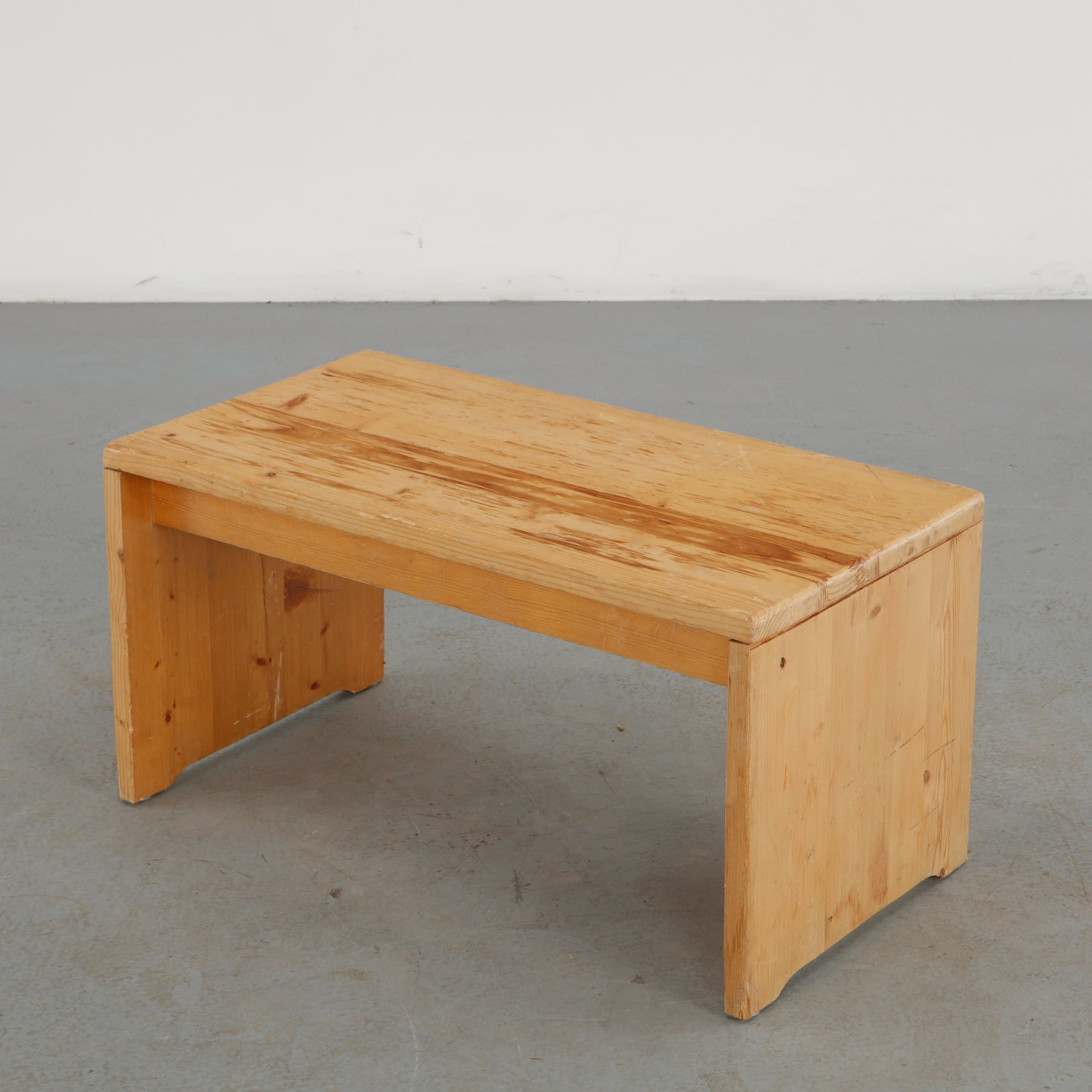 Charlotte Perriand for Les Arcs 1600, Large Pine Bench, 1960s (1 of 12)