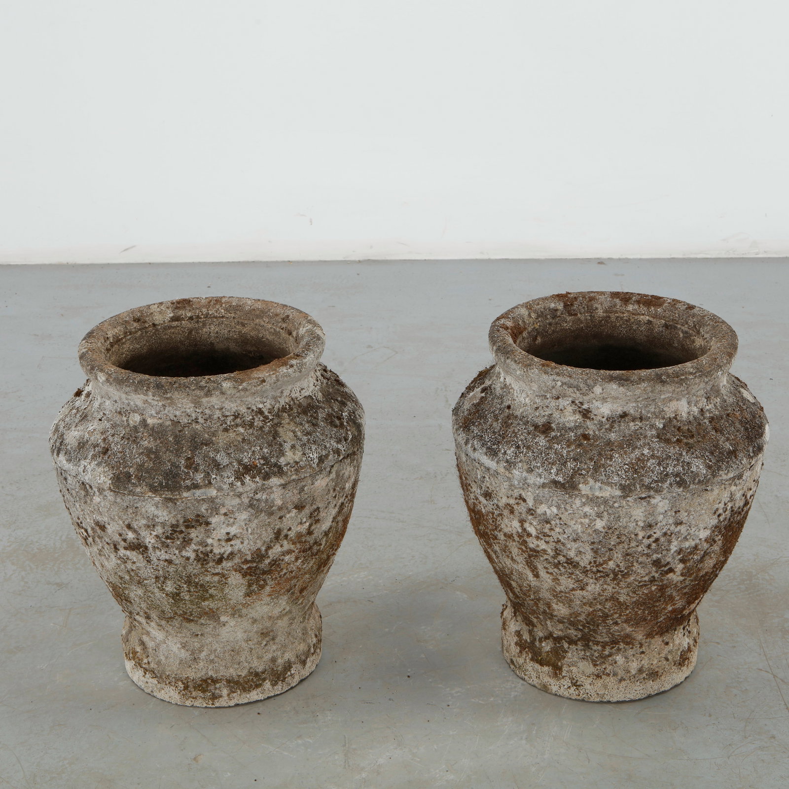 Pair of Large Weathered Stone Garden Planters, 1960s (1 of 14)