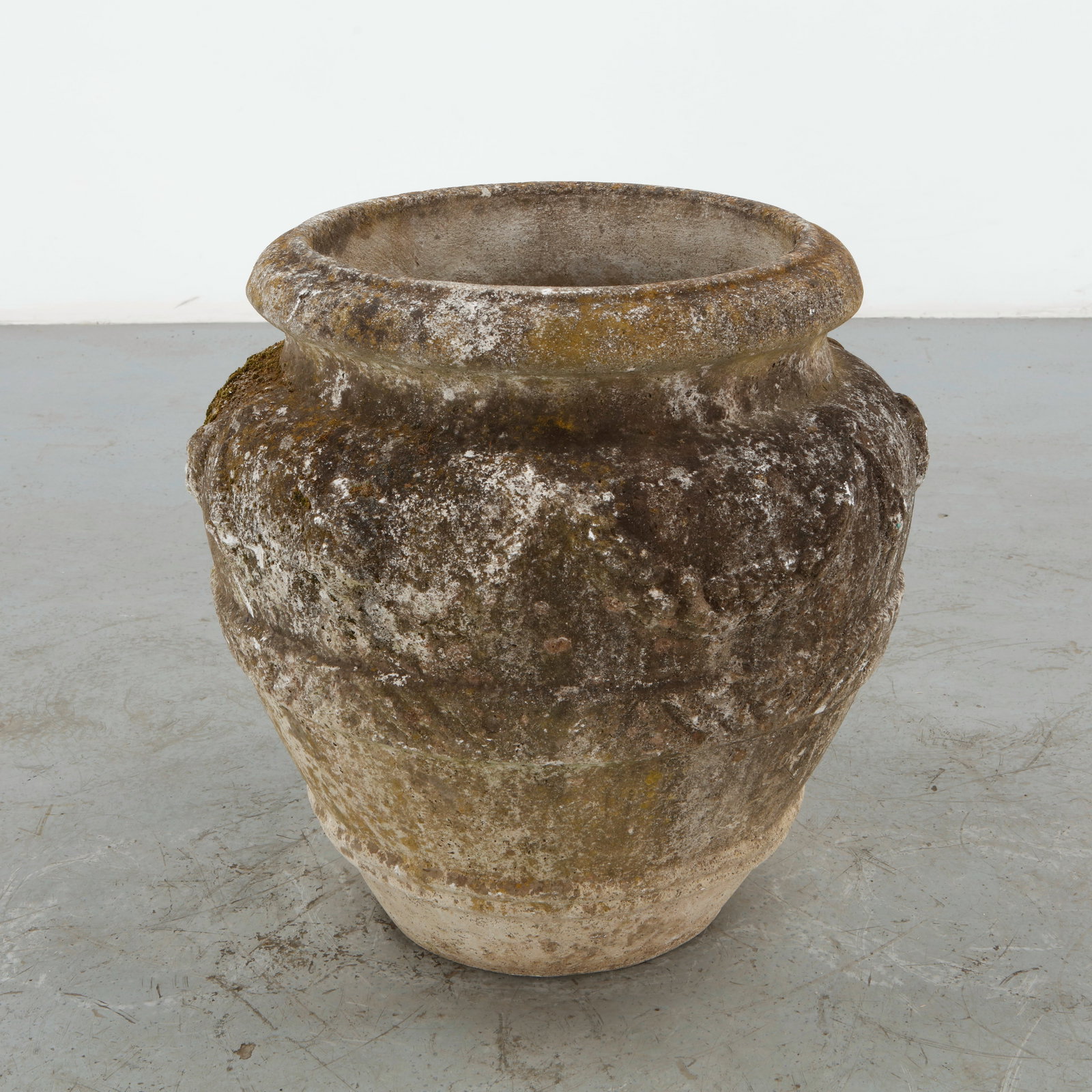 Large Weathered Stone Garden Planter, 1960s (1 of 12)