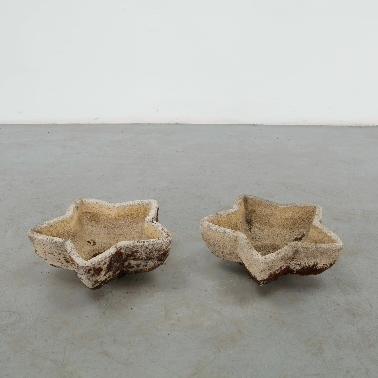 Grandon Fres, Pair of Cast Stone Star Planters, 1960s (1 of 14)