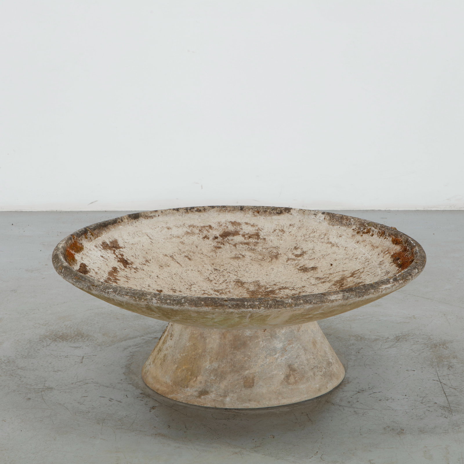 Willy Guhl, Large Bowl Planter on Concrete Stand, 1960s (1 of 10)