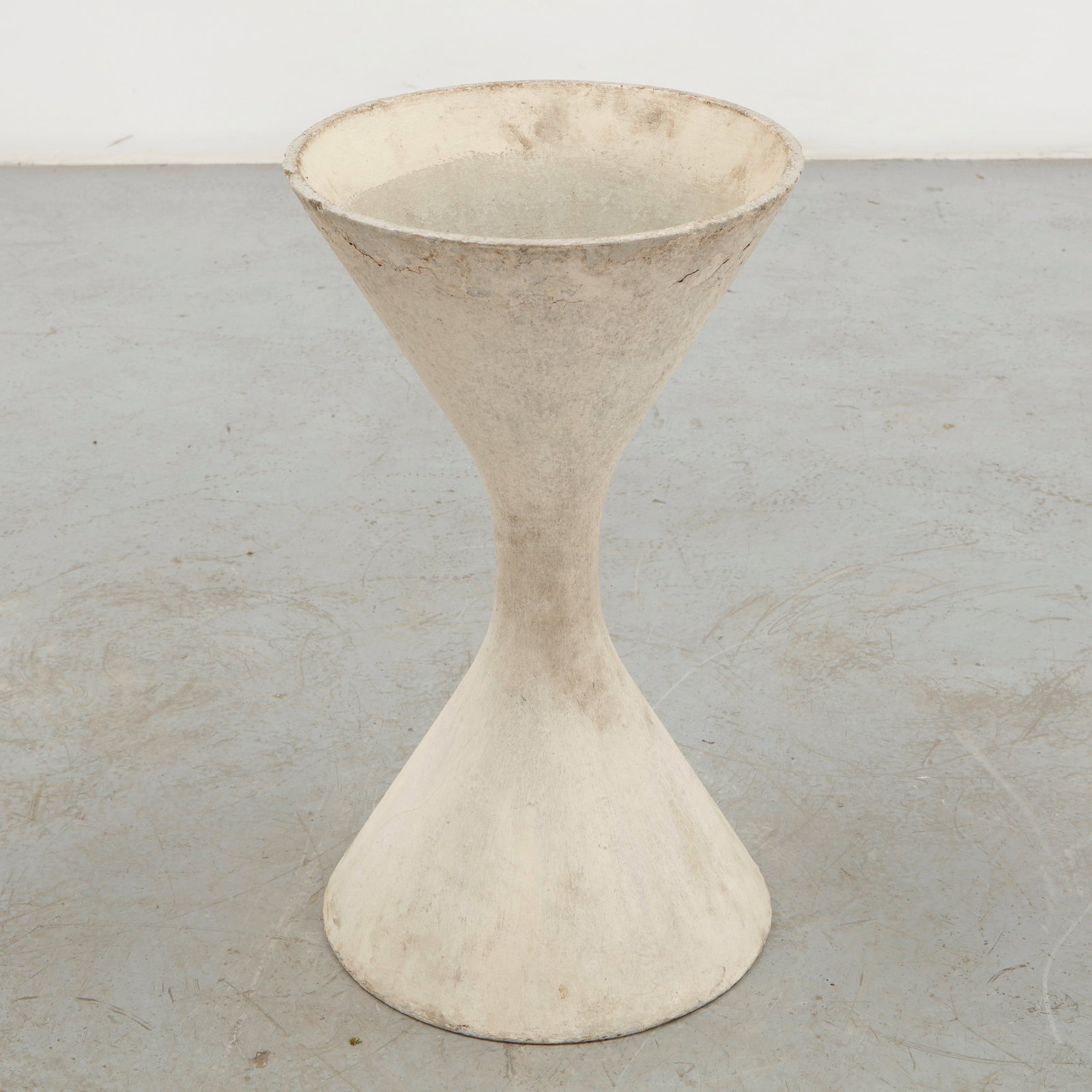Willy Guhl, Small Diabolo Planter, 1960s: Willy Guhl small diabolo planter manufactured by Eternit, Switzerland. Small: Height: 25 in. Diameter: 13 in.