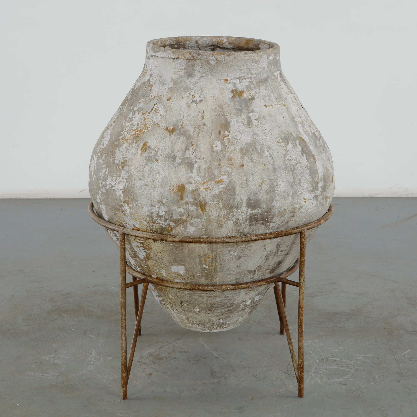 Willy Guhl, Large Urn-Form Planter on Metal Stand, 1960s (1 of 16)