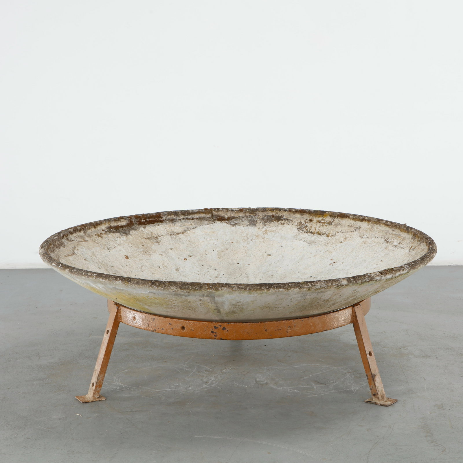 Willy Guhl, Monumental Bowl Planter, 1960s: Large round planter by Swiss designer Willy Guhl for Eternit, showcasing a magnificent aged patina across its fiber cement surface. A refined example of Guhl's mastery of monumental garden