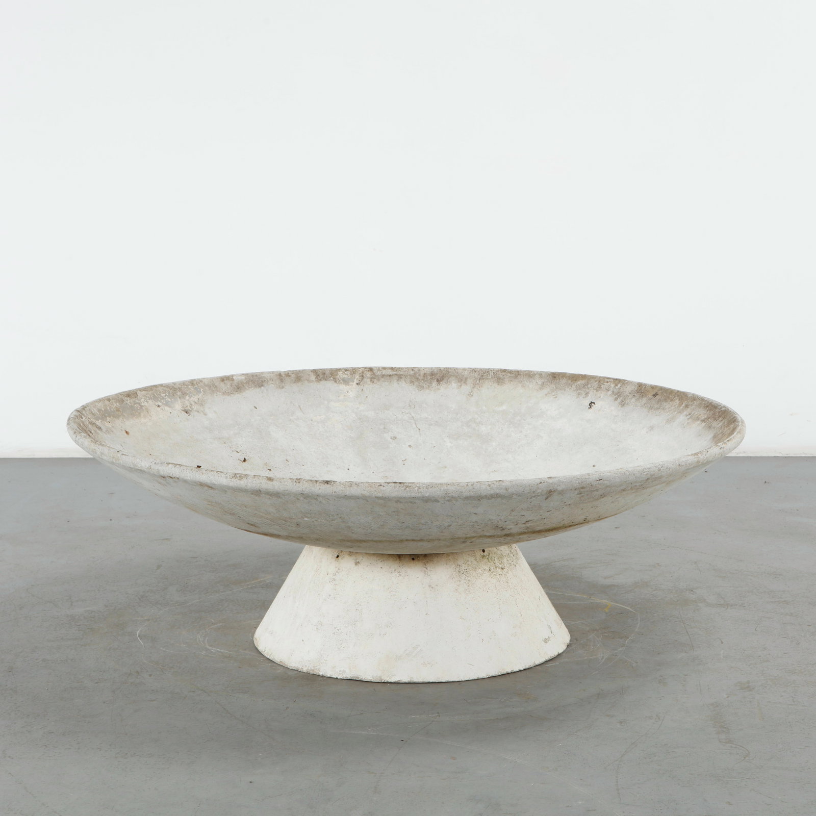 Willy Guhl, Monumental Bowl Planter, 1960s (1 of 12)