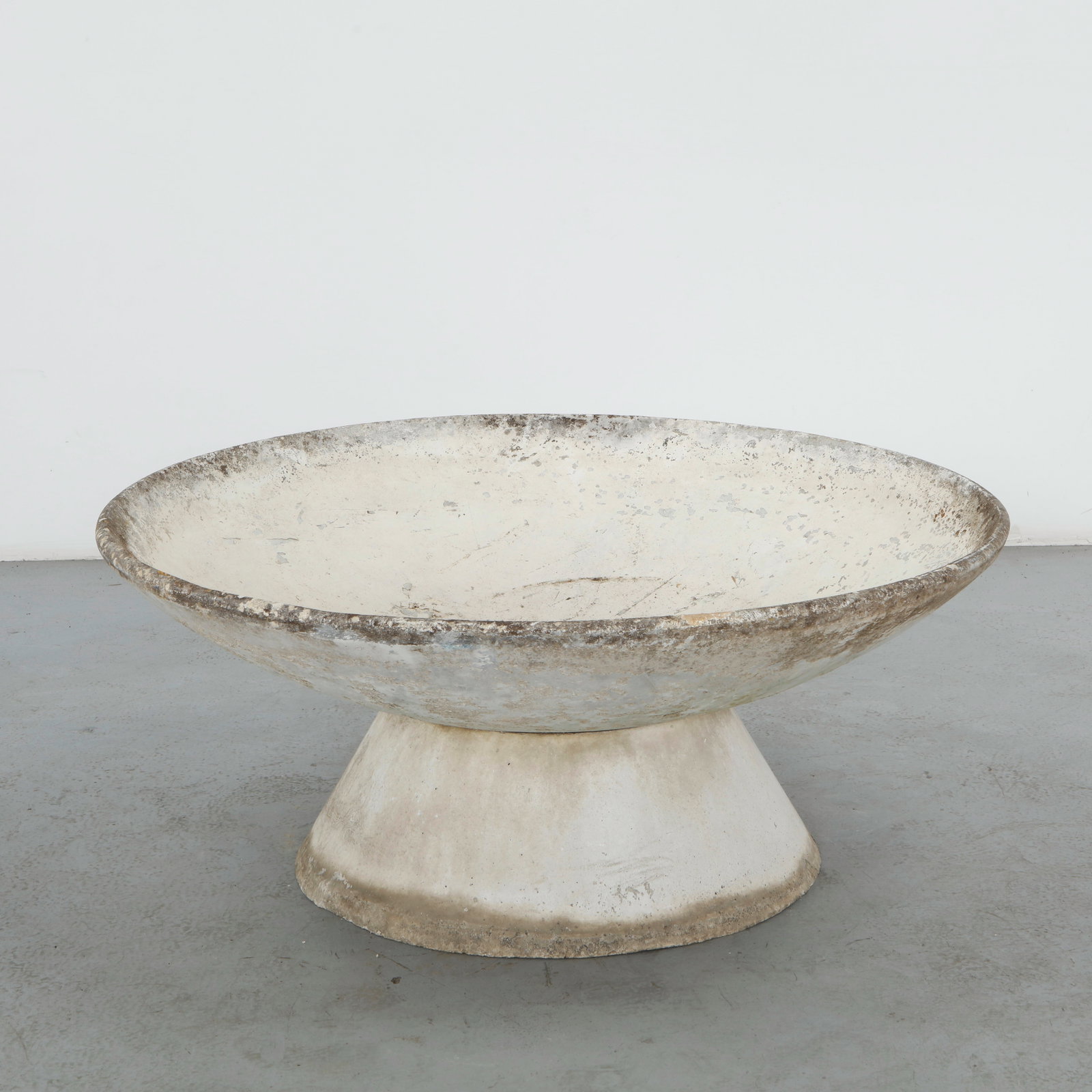 Willy Guhl, Large Bowl Planter on Concrete Stand, 1960s (1 of 15)
