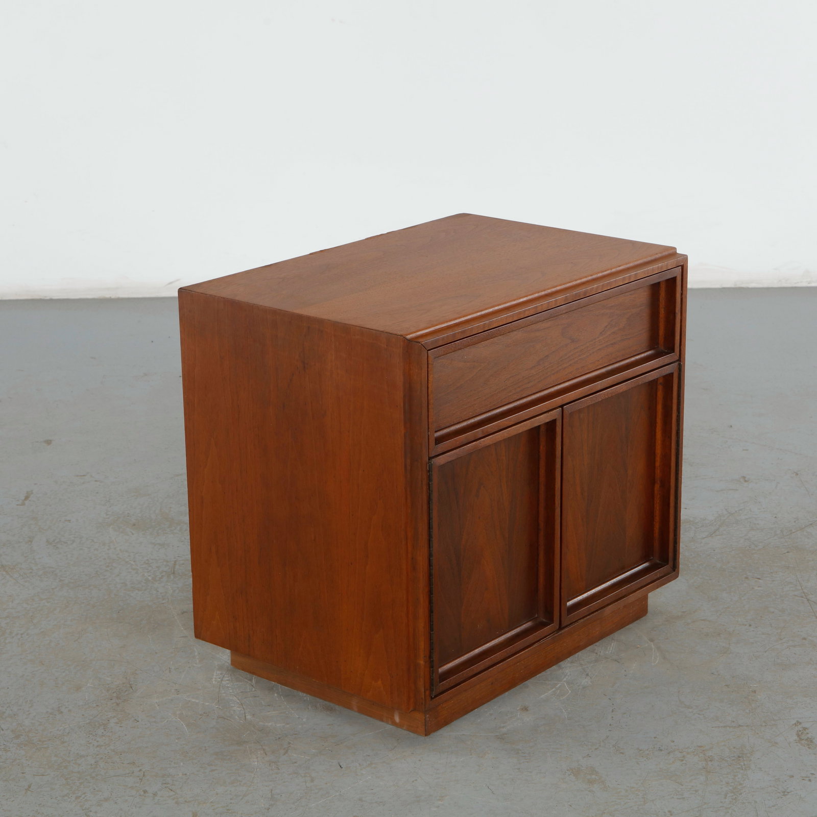 John Keal for Brown Saltman, Mid Century Walnut Nightstand (1 of 14)